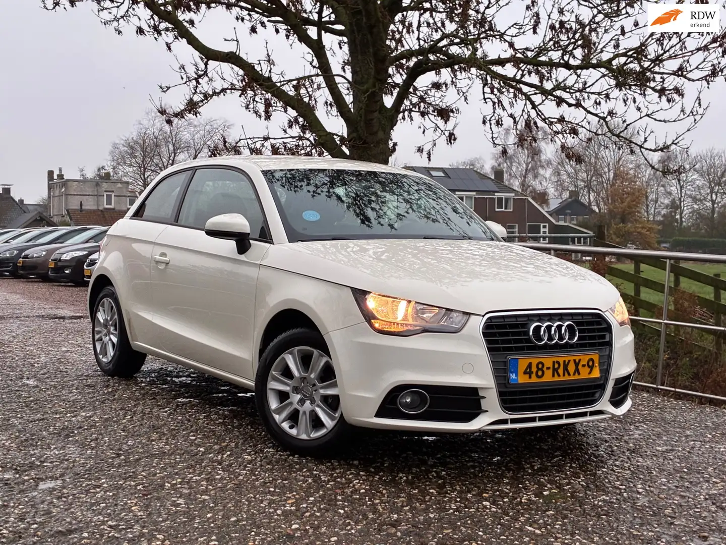 Audi A1 1.2 TFSI Attraction Pro Line Business | Cruise + N Weiß - 1