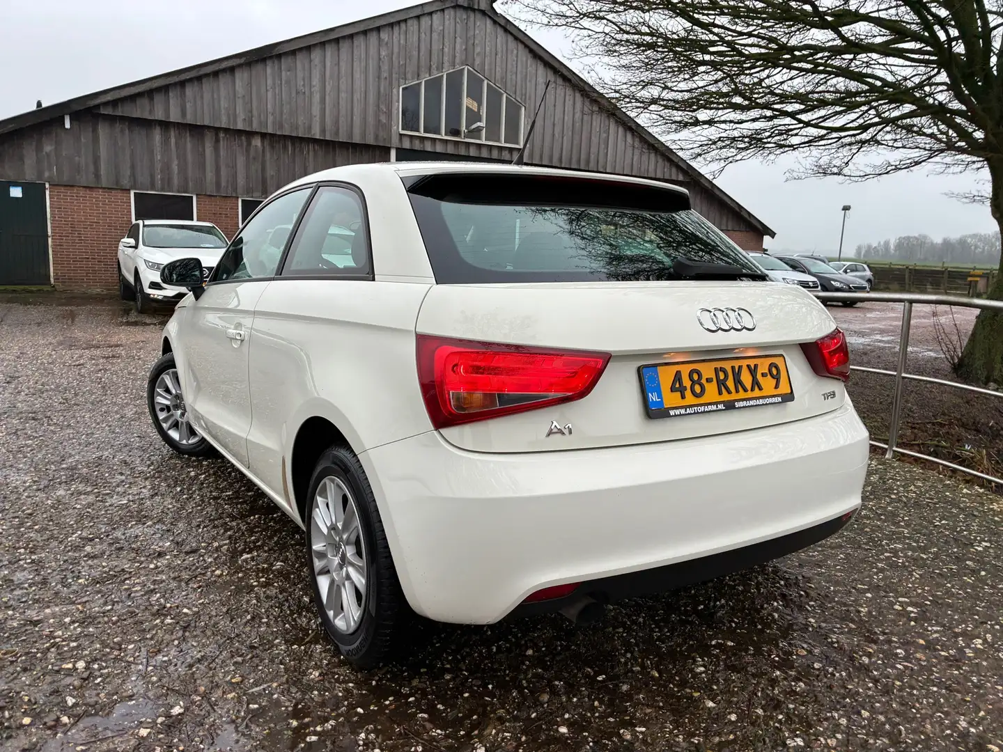 Audi A1 1.2 TFSI Attraction Pro Line Business | Cruise + N Weiß - 2