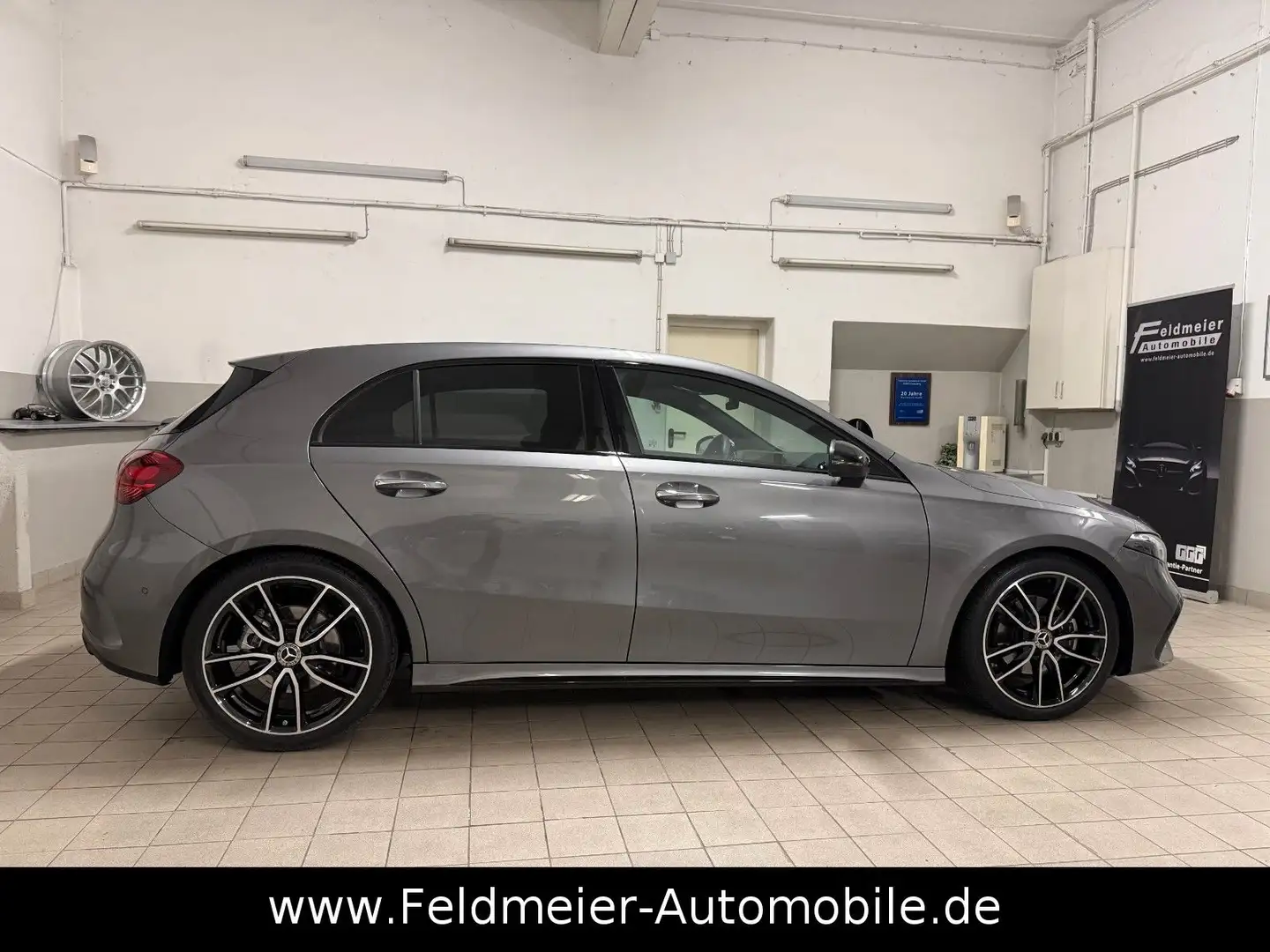Mercedes-Benz A 200 AMG*Special Edition*Night*Totw*KEYGO*19"* Grau - 2