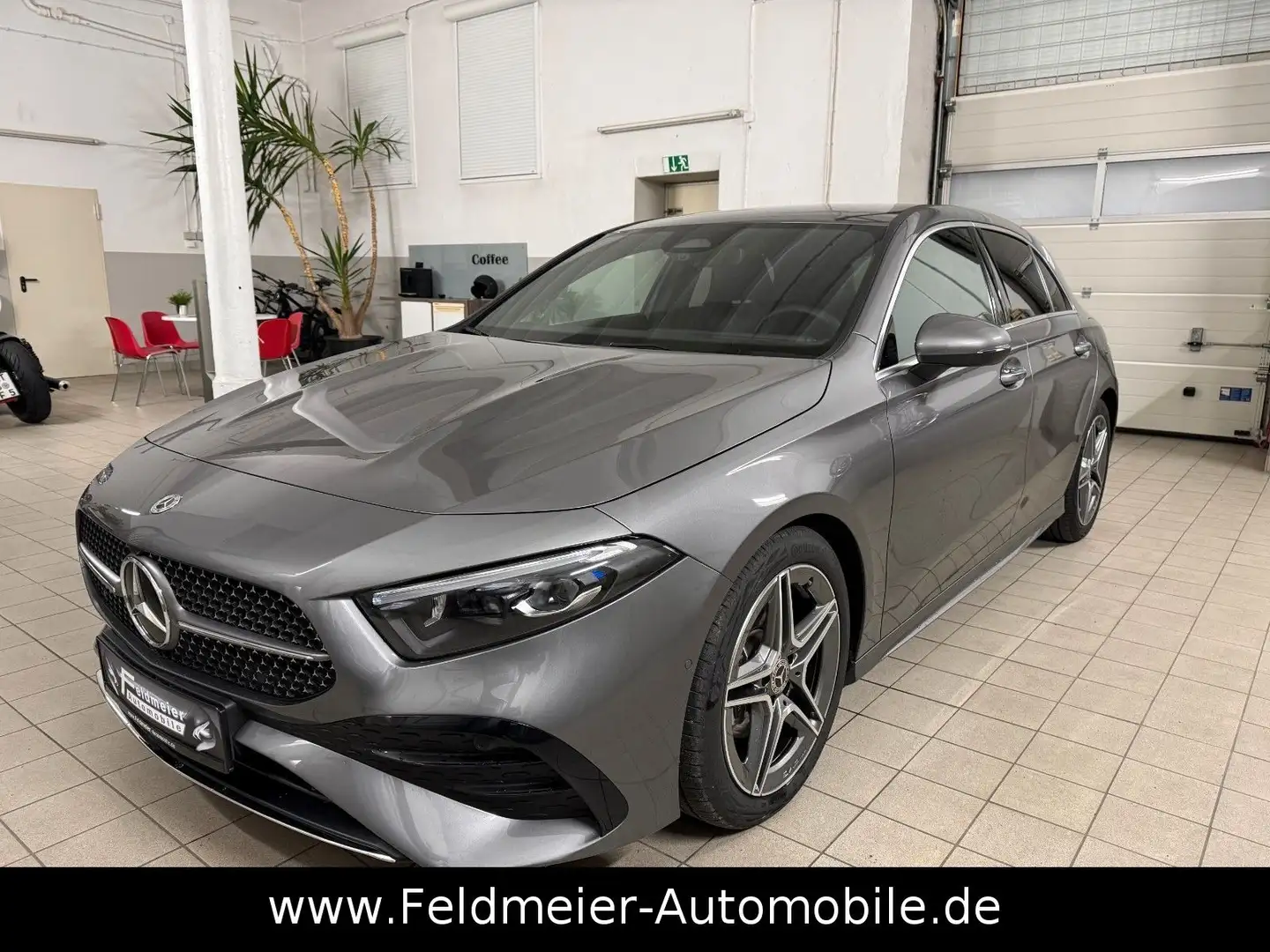 Mercedes-Benz A 200 AMG*DISTRONIC*Totwinkel*Multibeam*Kamera* Grau - 1