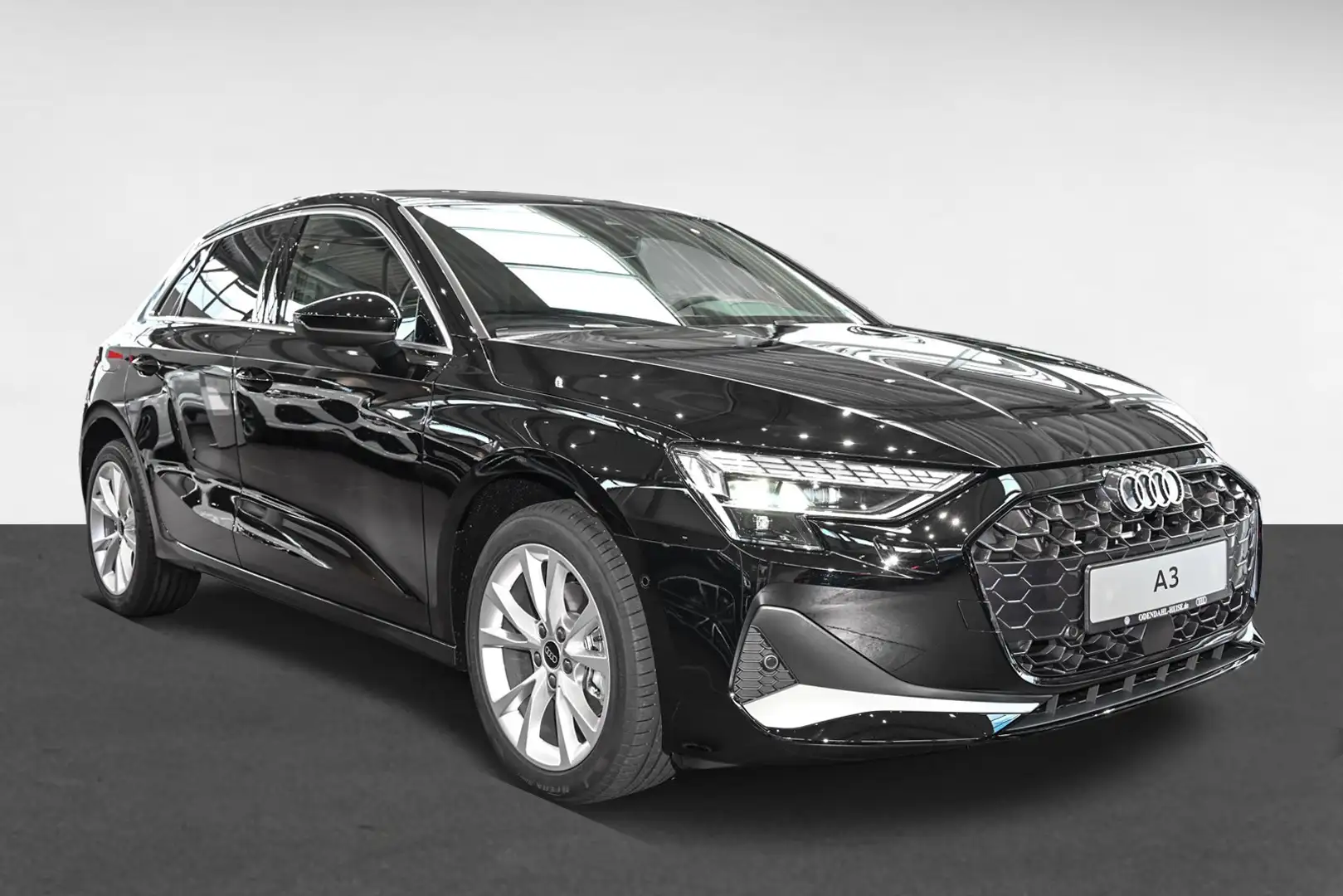 Audi A3 SB advanced 30 TFSI Schaltgetriebe *Navi*LED* Schwarz - 2