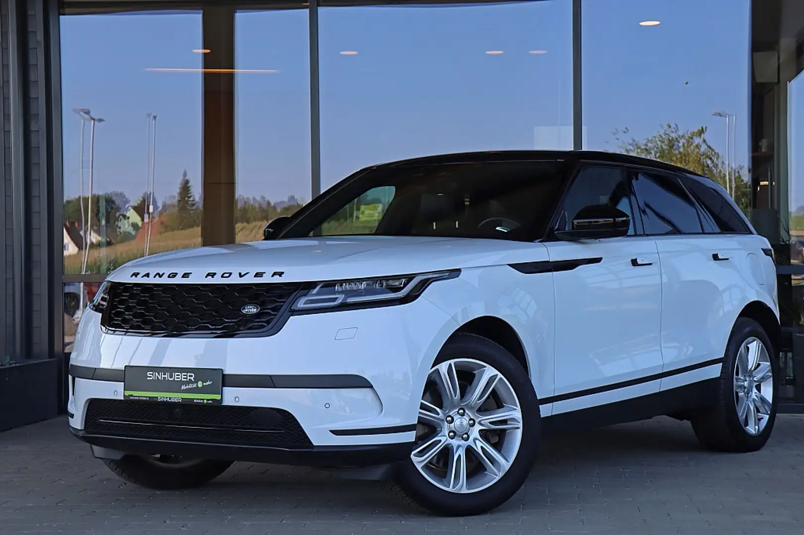 Land Rover Range Rover Velar P400e PHEV Allrad Aut. ACC, AHK elektr., BlackP... Weiß - 1