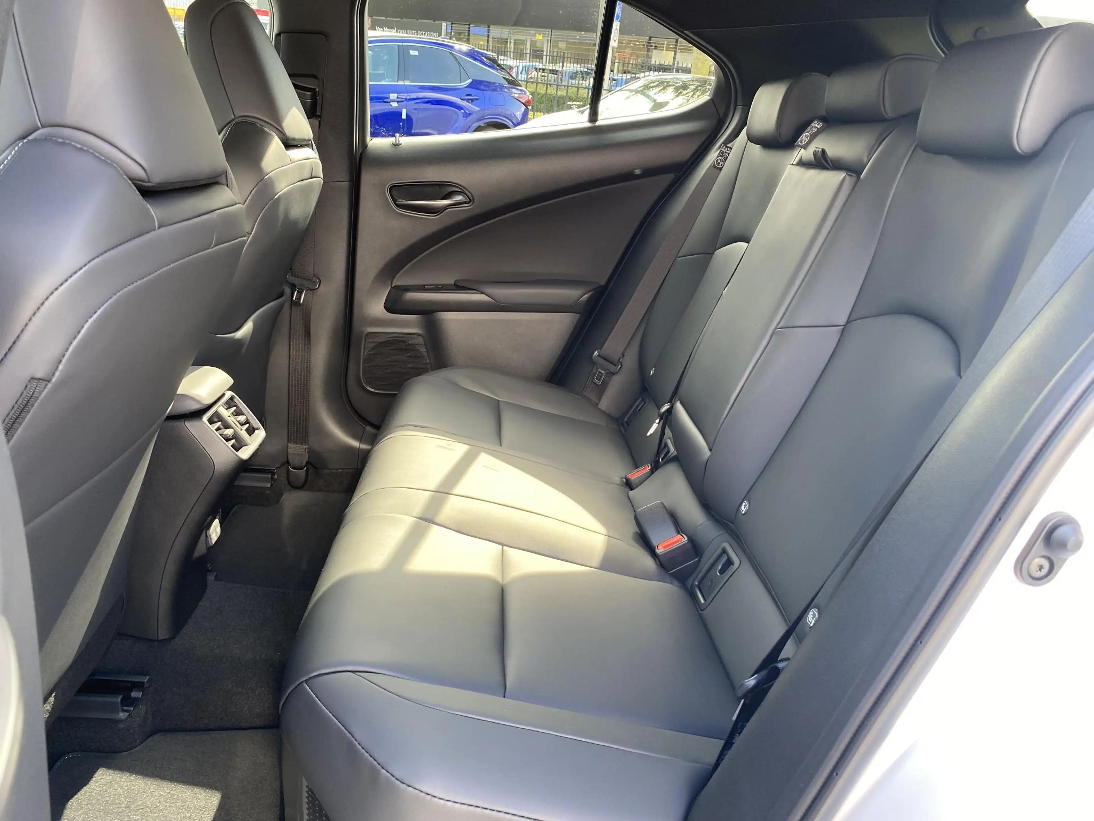 Lexus UX 300h Ultimate Edition DIRECT LEVERBAAR EL-ACHTERKLEP ST — photo 37