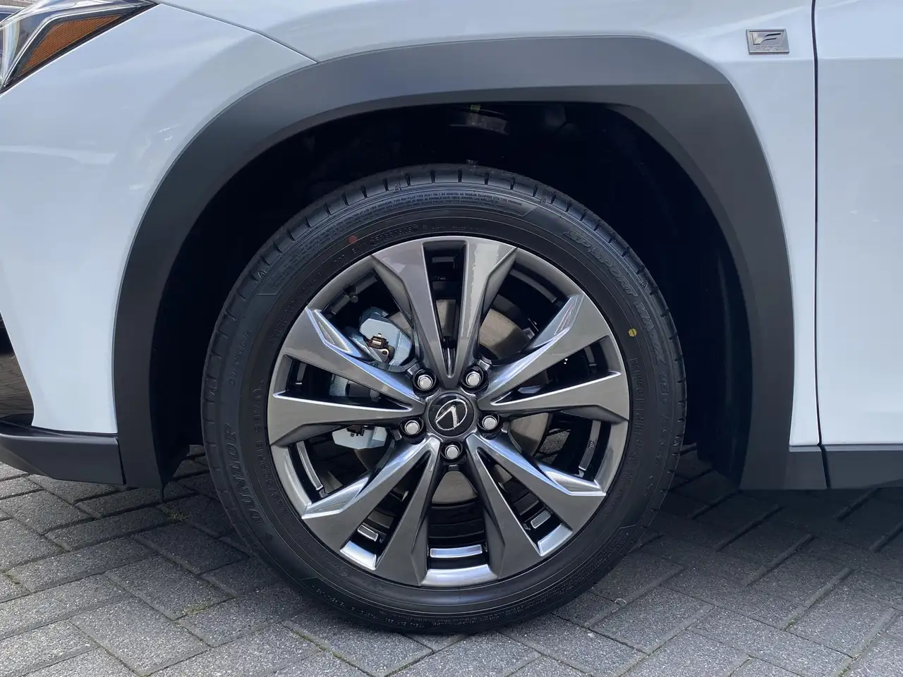 Lexus UX 2026 — фото 11