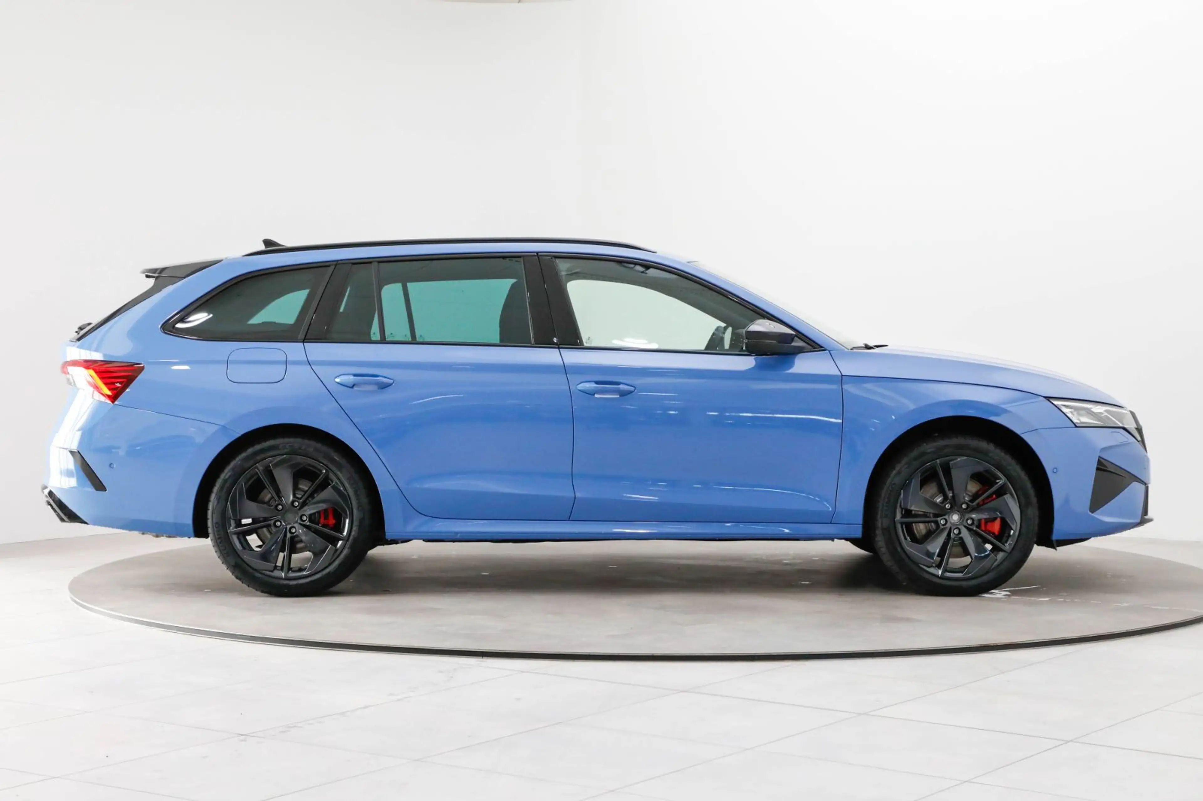 Skoda Octavia Combi RS 2,0 TSI 195 kW — photo 9