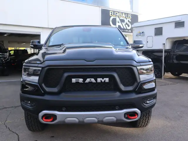 Dodge RAM RAM Rebel Crew Cab 5,7ltr  RAM Box Luft 12 Zoll NA