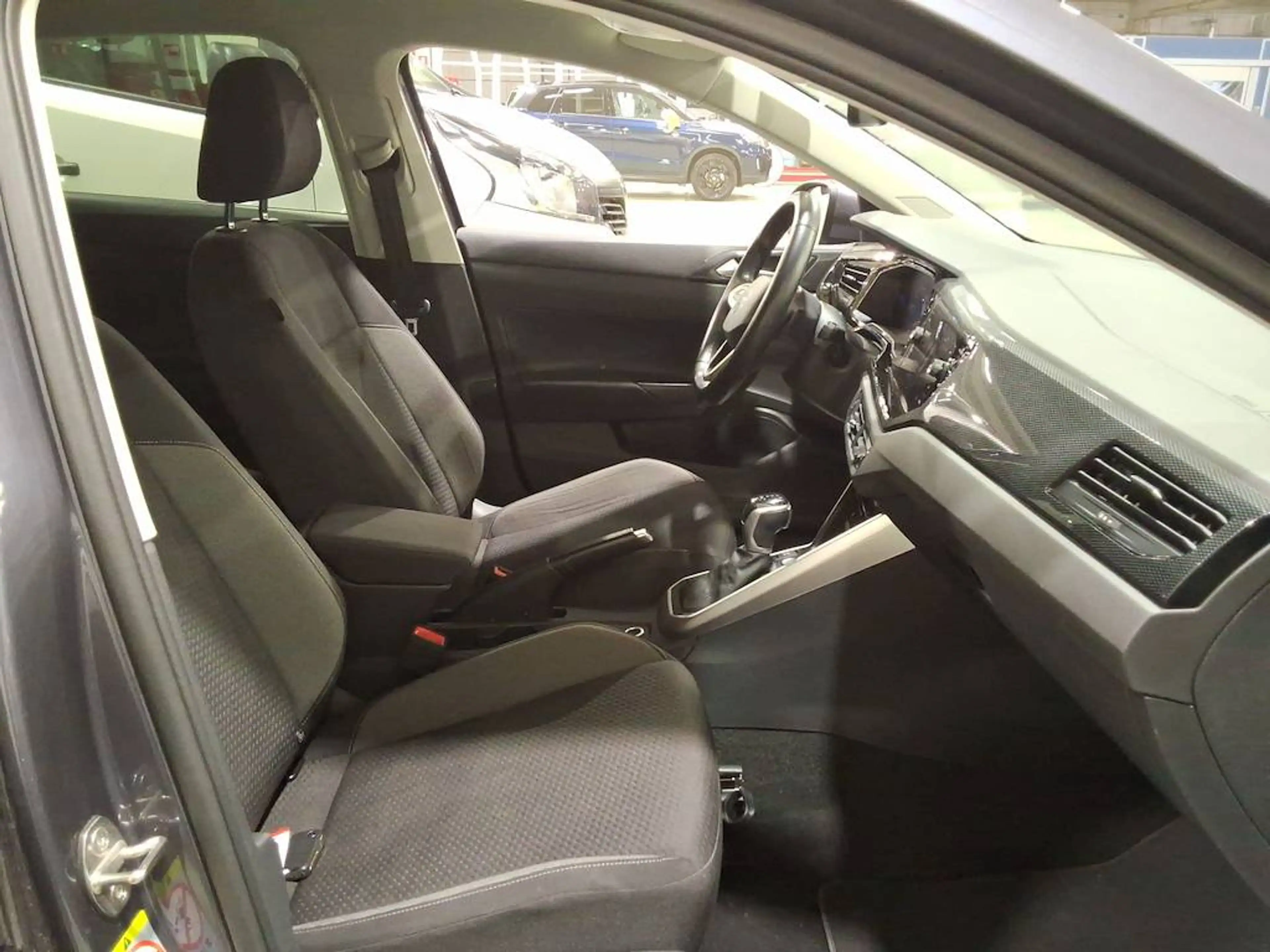 Volkswagen Taigo 1.0 TSI Life DSG **LED-NAVI-DIGITAL-CAMERA-PDC** — photo 6