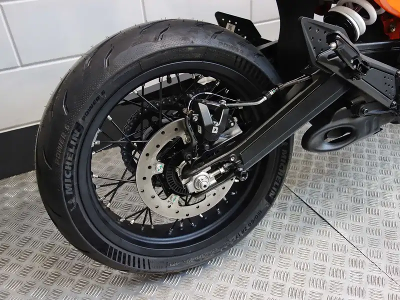 KTM 390 SMC R - foto 6