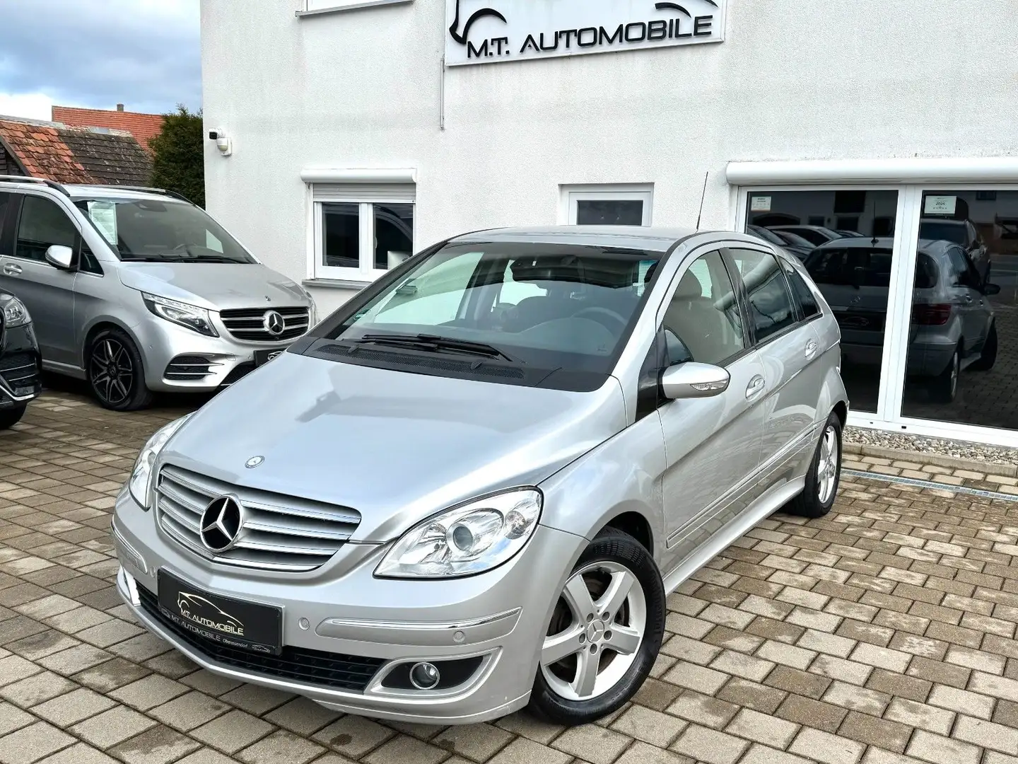 Mercedes-Benz B 180 CDI*AHK*NAVI*KLIMA*SHZ*MKL LEUCHTET Argintiu - 1