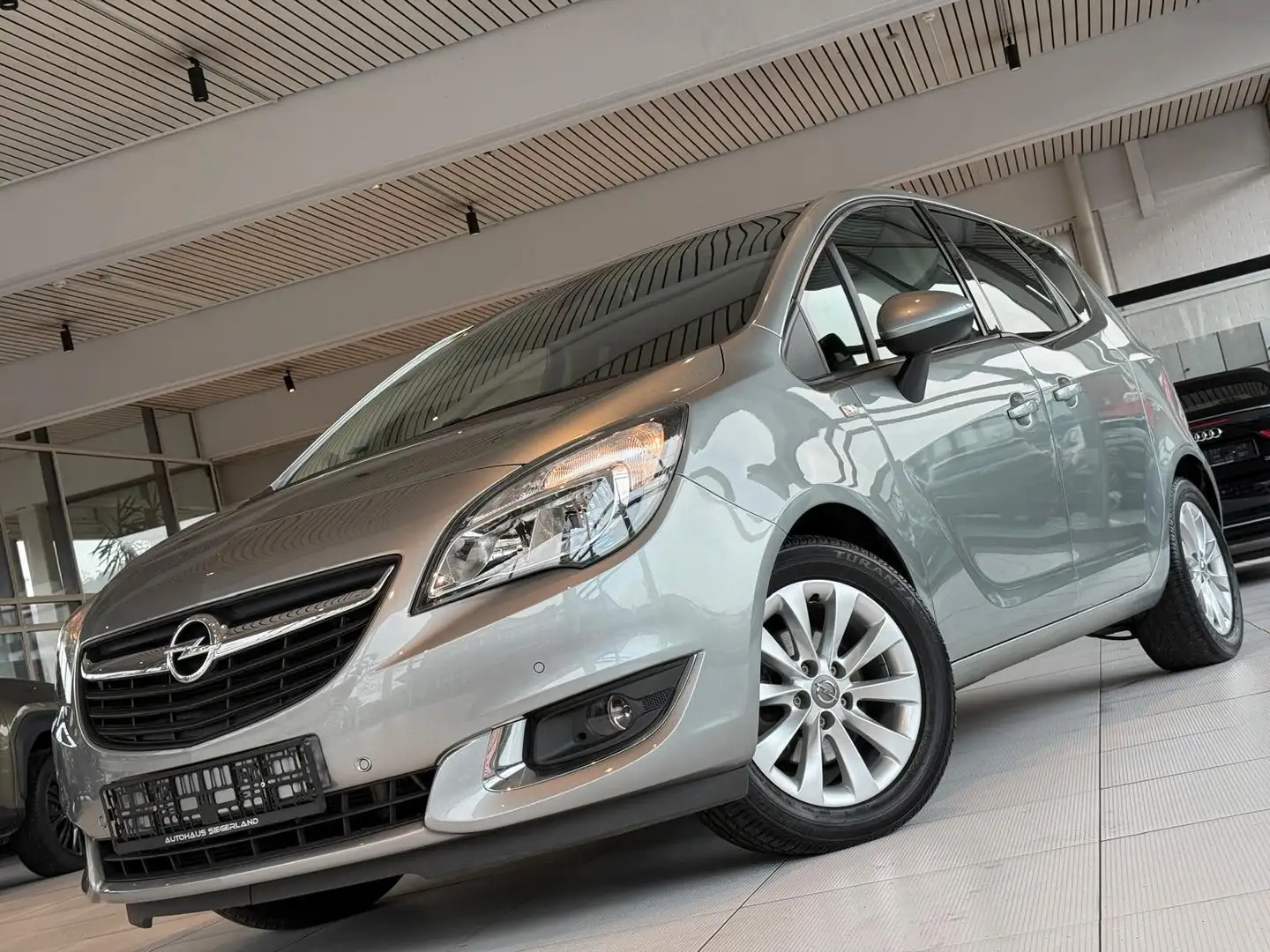 Opel Meriva B Edition/KAMERA/TEMPOMAT/AC Silber - 1