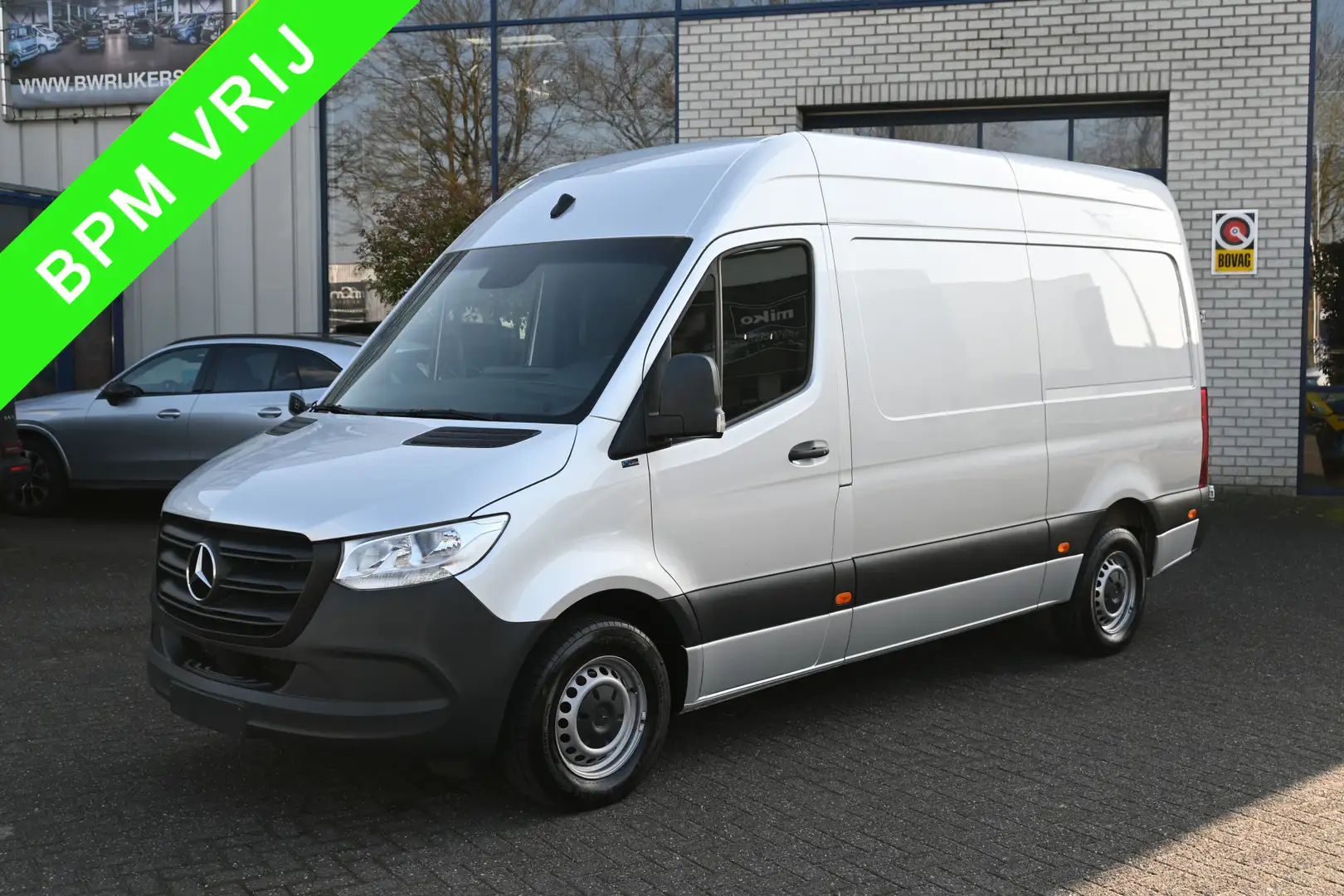 Mercedes-Benz Sprinter 317 CDI L2H2 RWD 3500 kg trekhaak, MBUX met camera Silber - 1