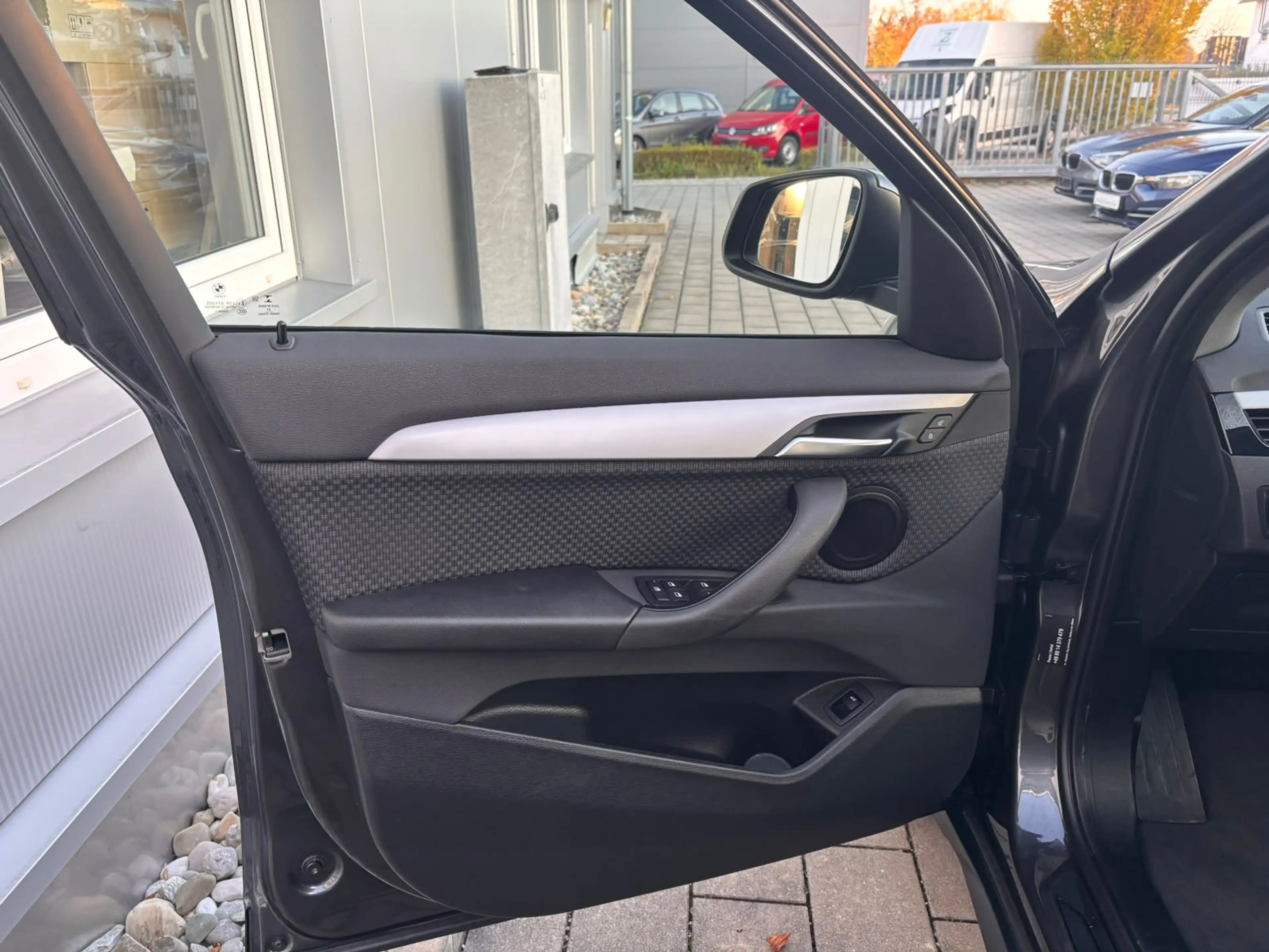 BMW X1 sDrive18d Advantage — photo 11