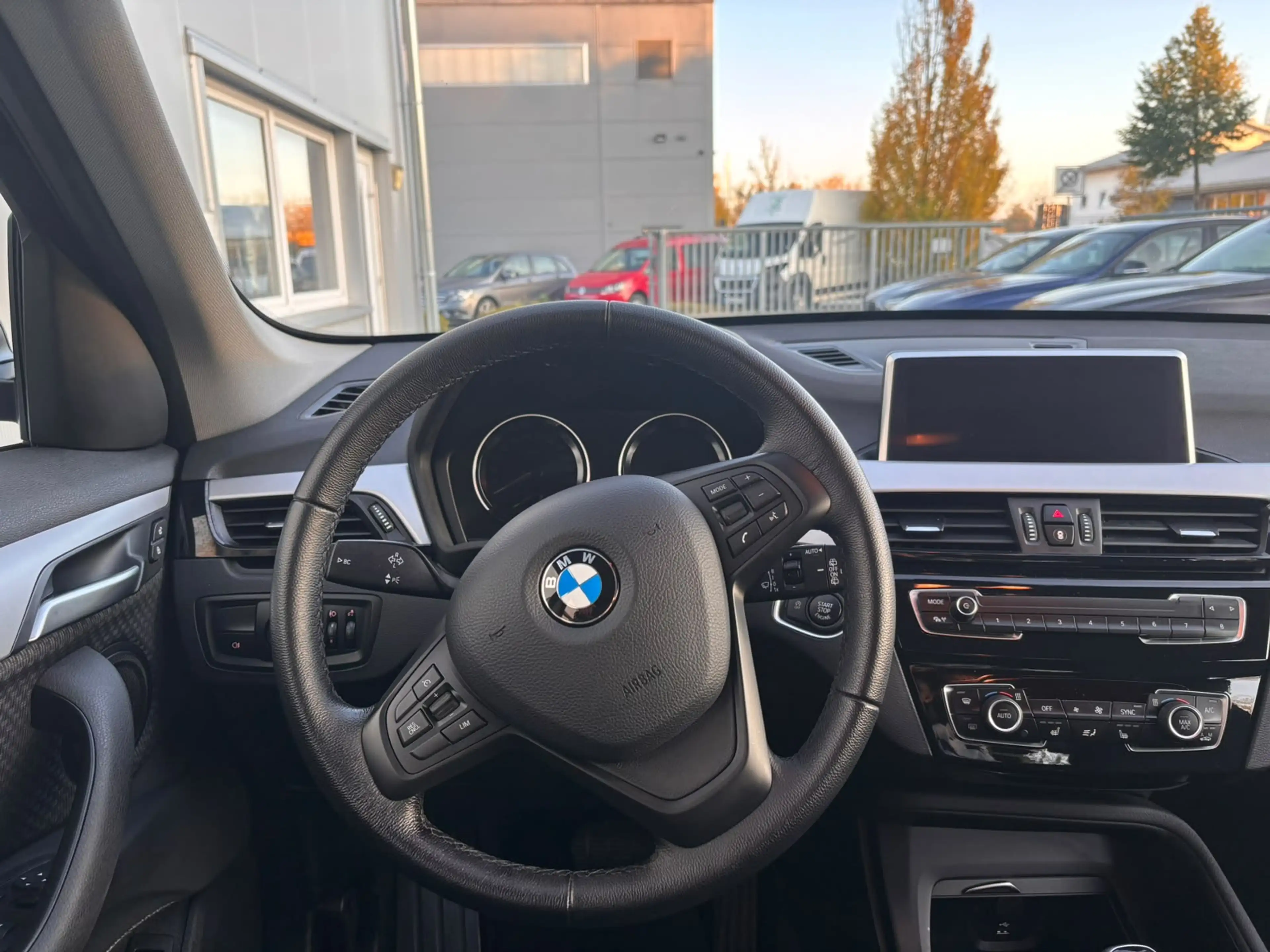 BMW X1 sDrive18d Advantage — photo 13