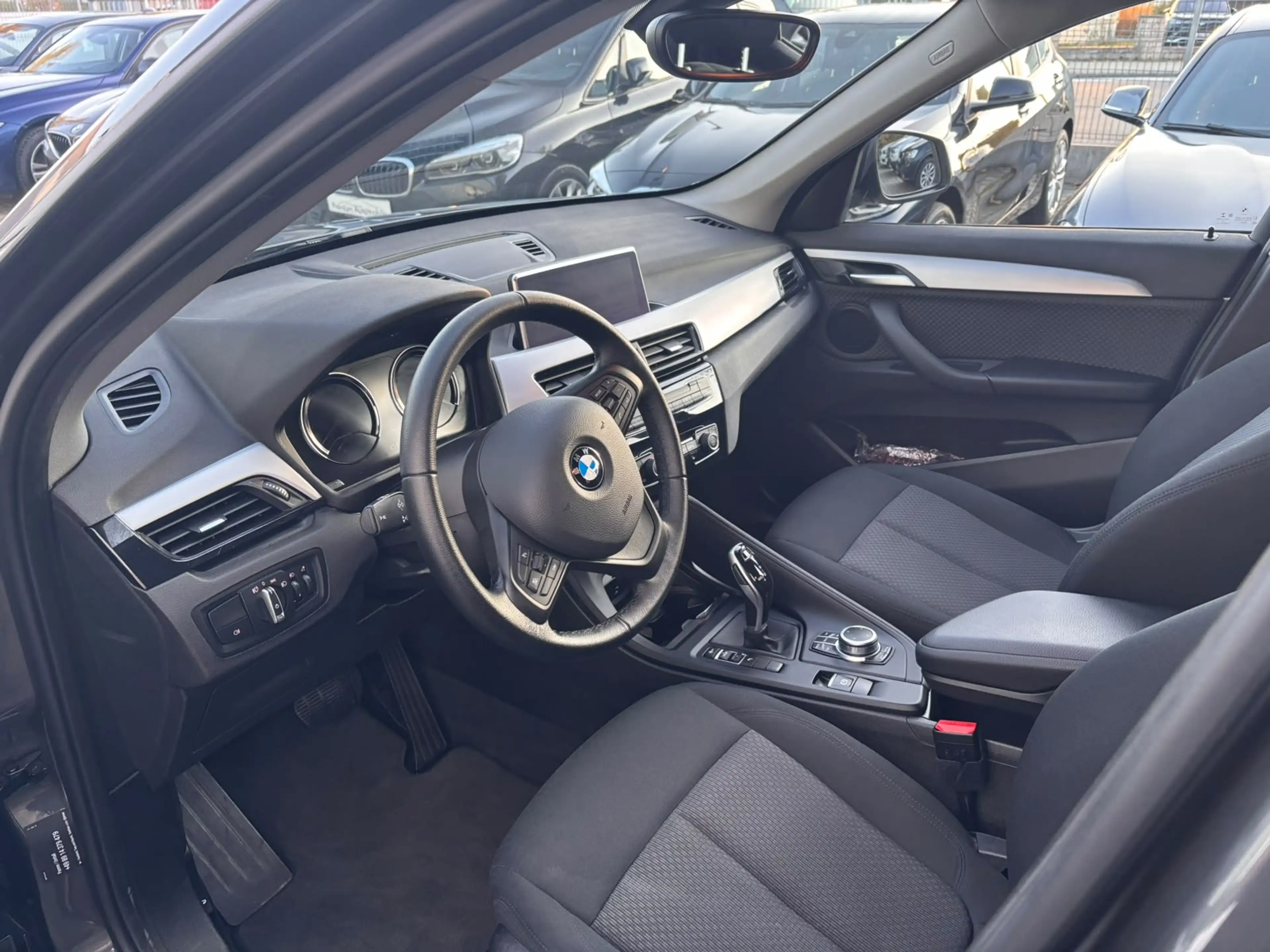 BMW X1 sDrive18d Advantage — photo 7