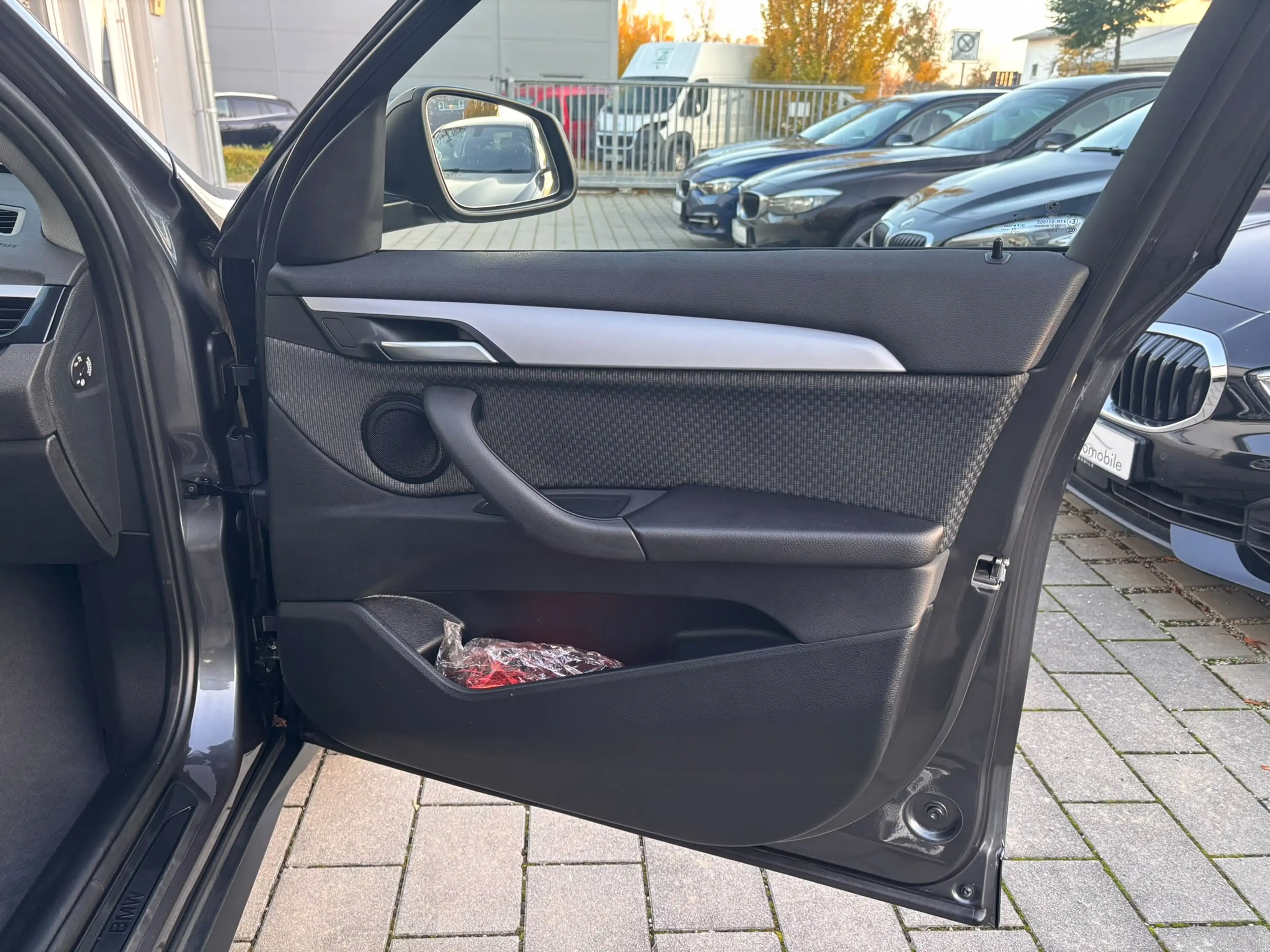 BMW X1 sDrive18d Advantage — photo 14