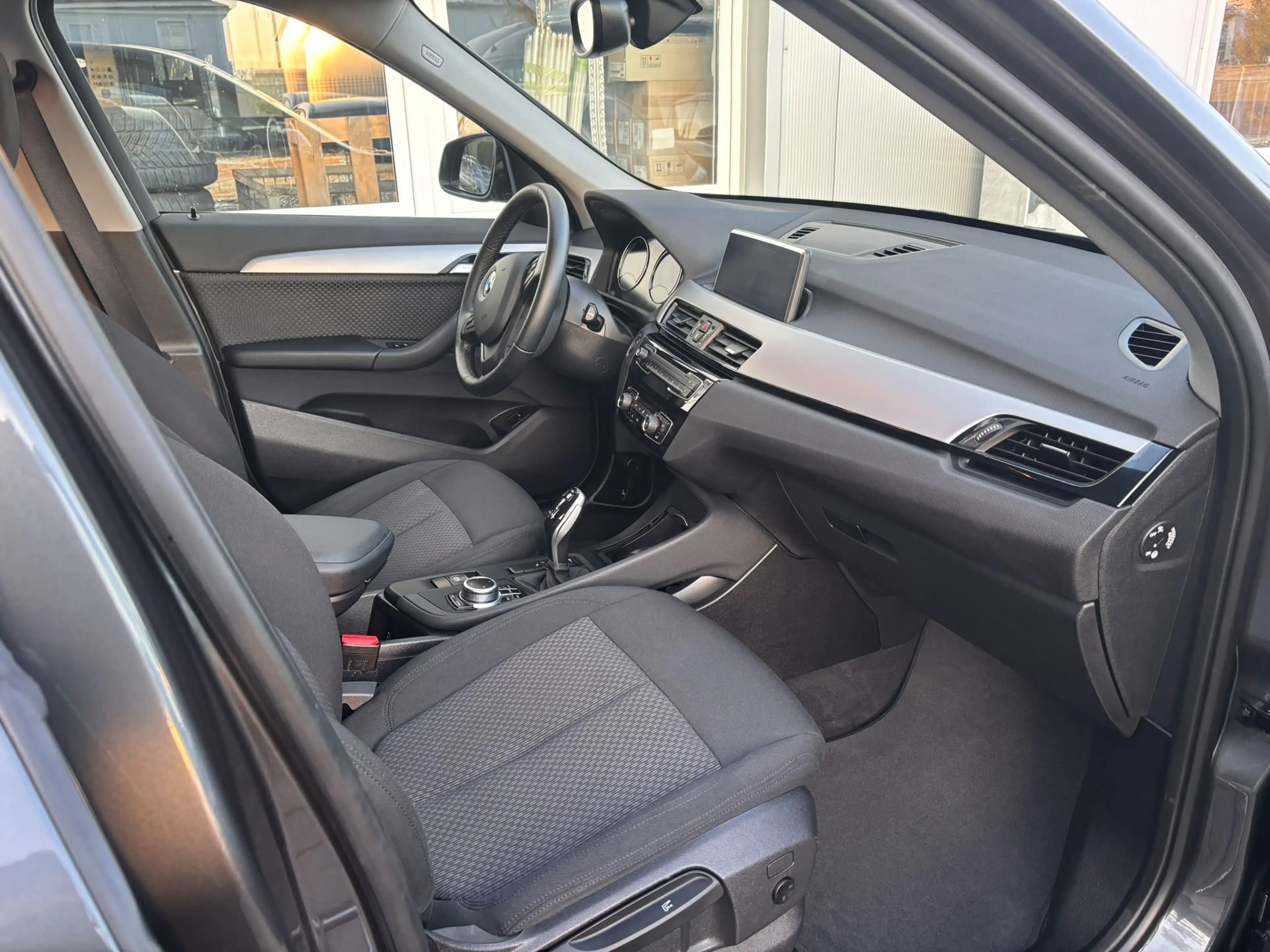 BMW X1 sDrive18d Advantage — photo 8