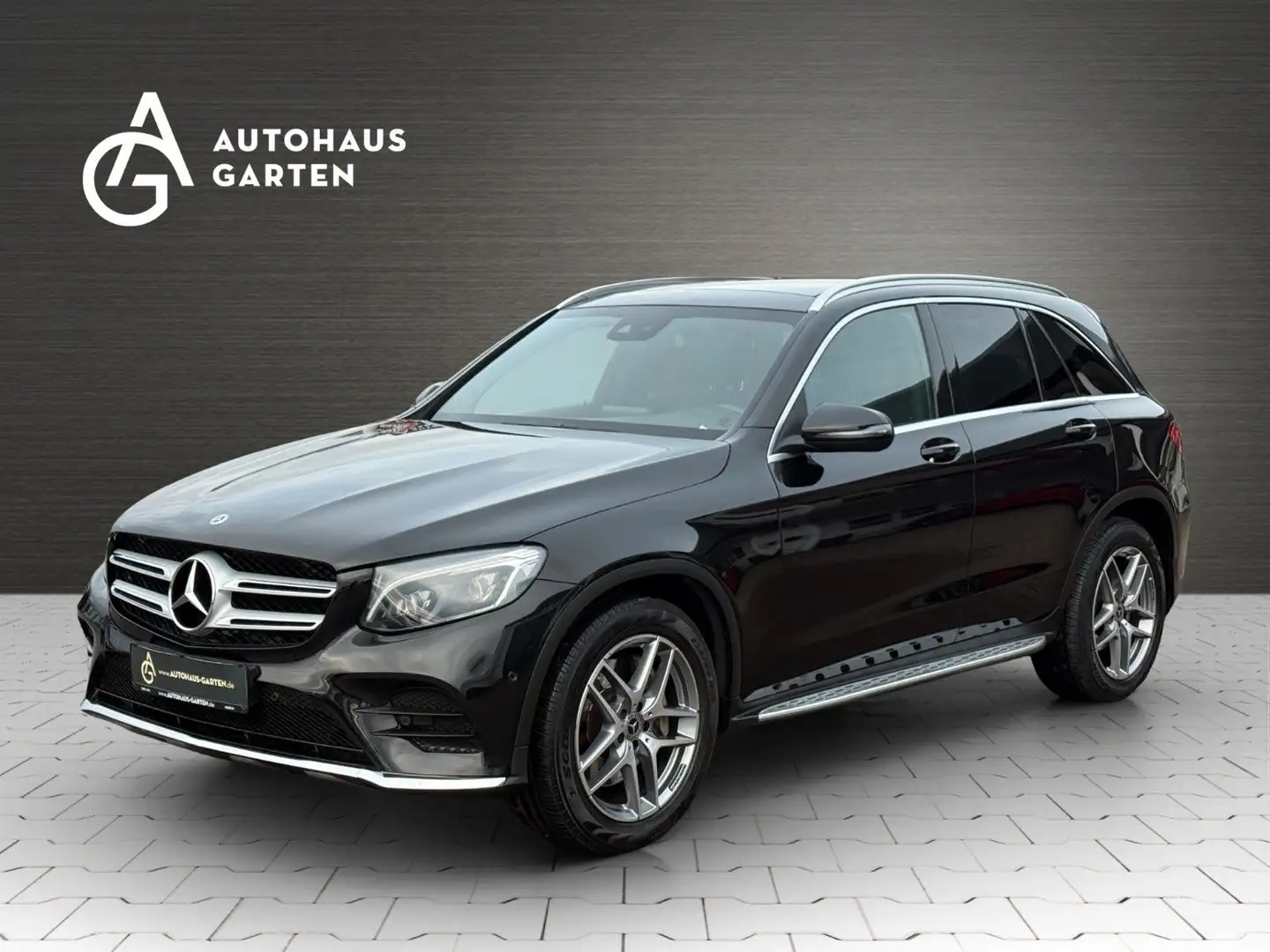 Mercedes-Benz GLC 220 d 4Matic AMG-Line Panorama Leder LED AHK Schwarz - 1
