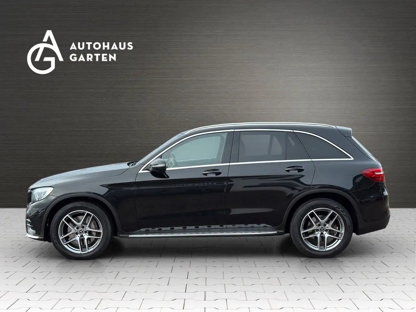 Mercedes-Benz GLC 220 d 4Matic AMG-Line Panorama Leder LED AHK Schwarz - 2