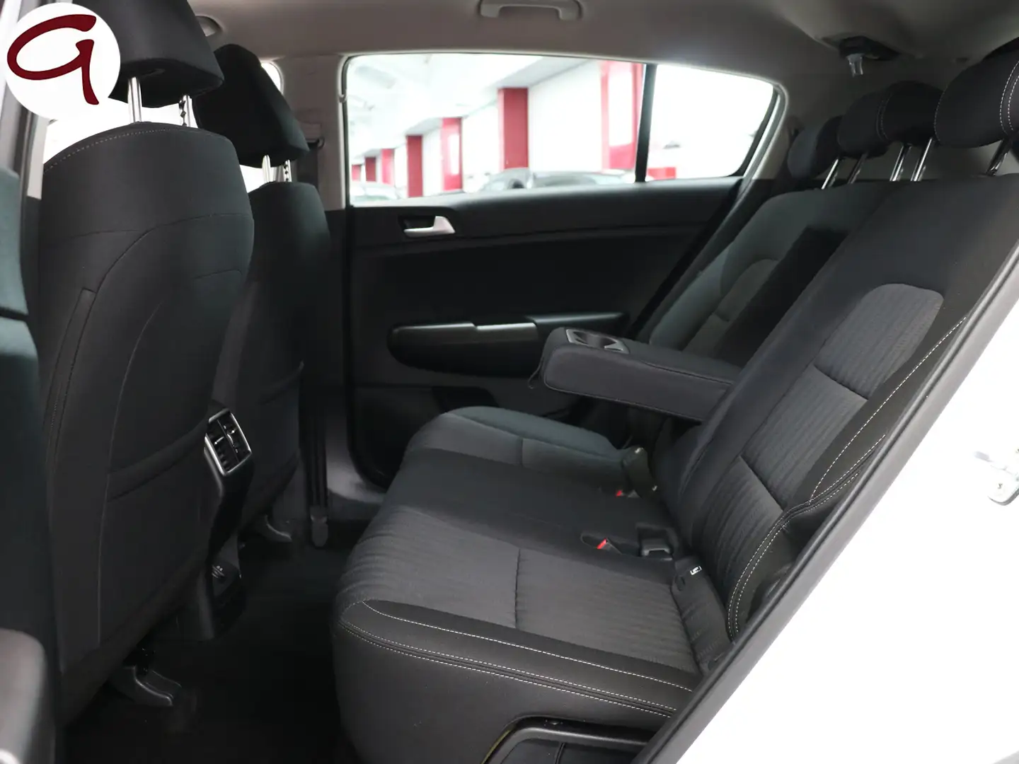 Kia Sportage 1.6 MHEV Business DCT 4x2 136 Blanco - 2