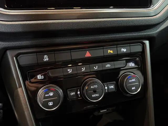 Volkswagen T-Roc view 14
