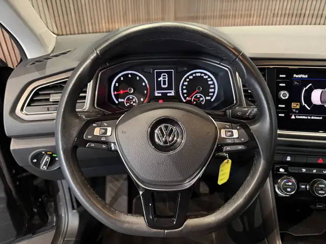 Volkswagen T-Roc view 10