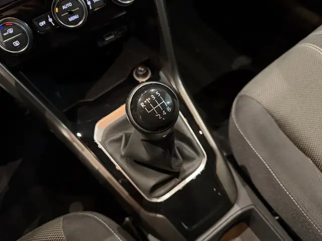 Volkswagen T-Roc view 15
