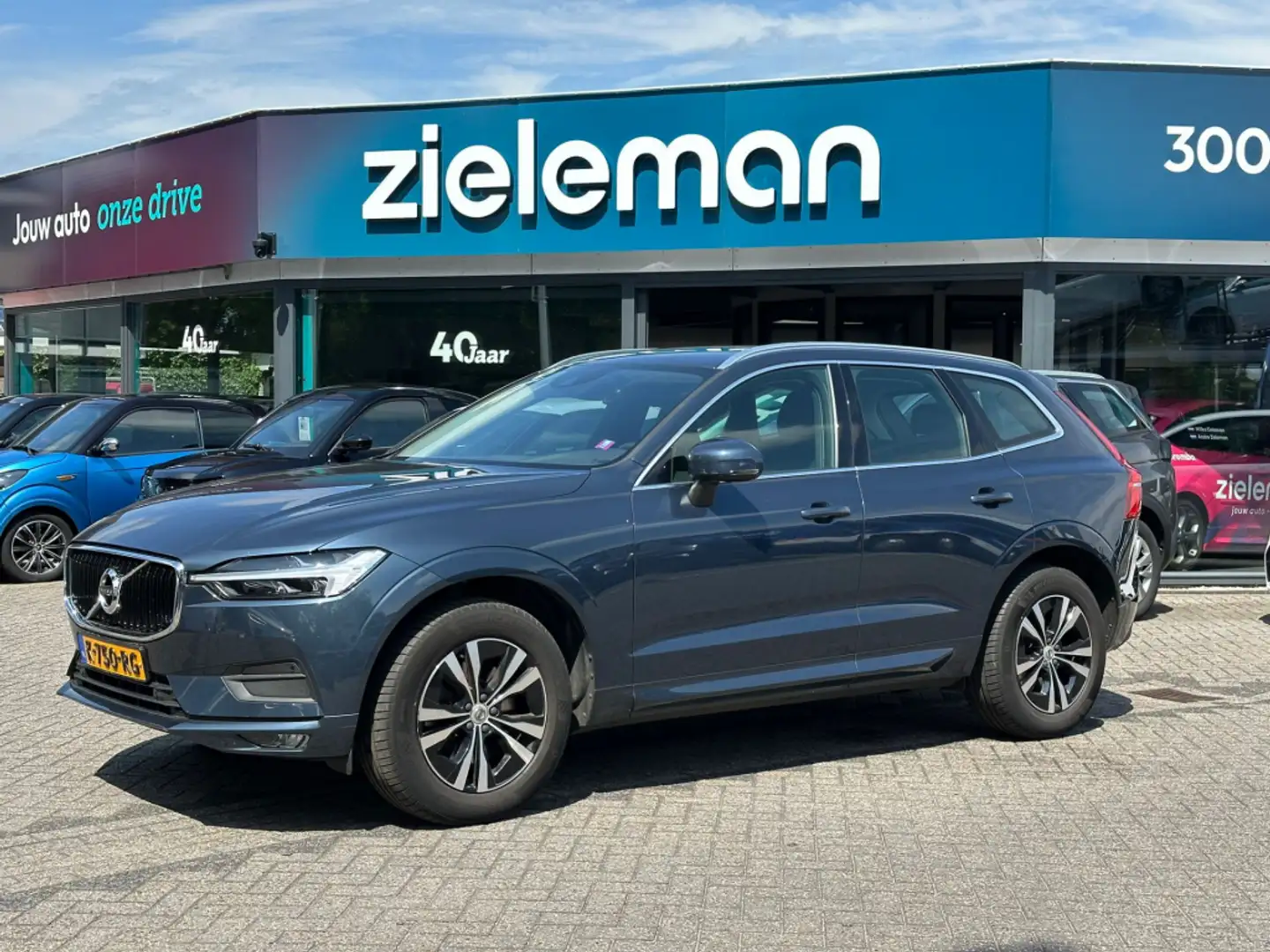 Volvo XC60 2.0 B4 Busniess Pro Automaat  - Panorama, Digitaal Blauw - 1