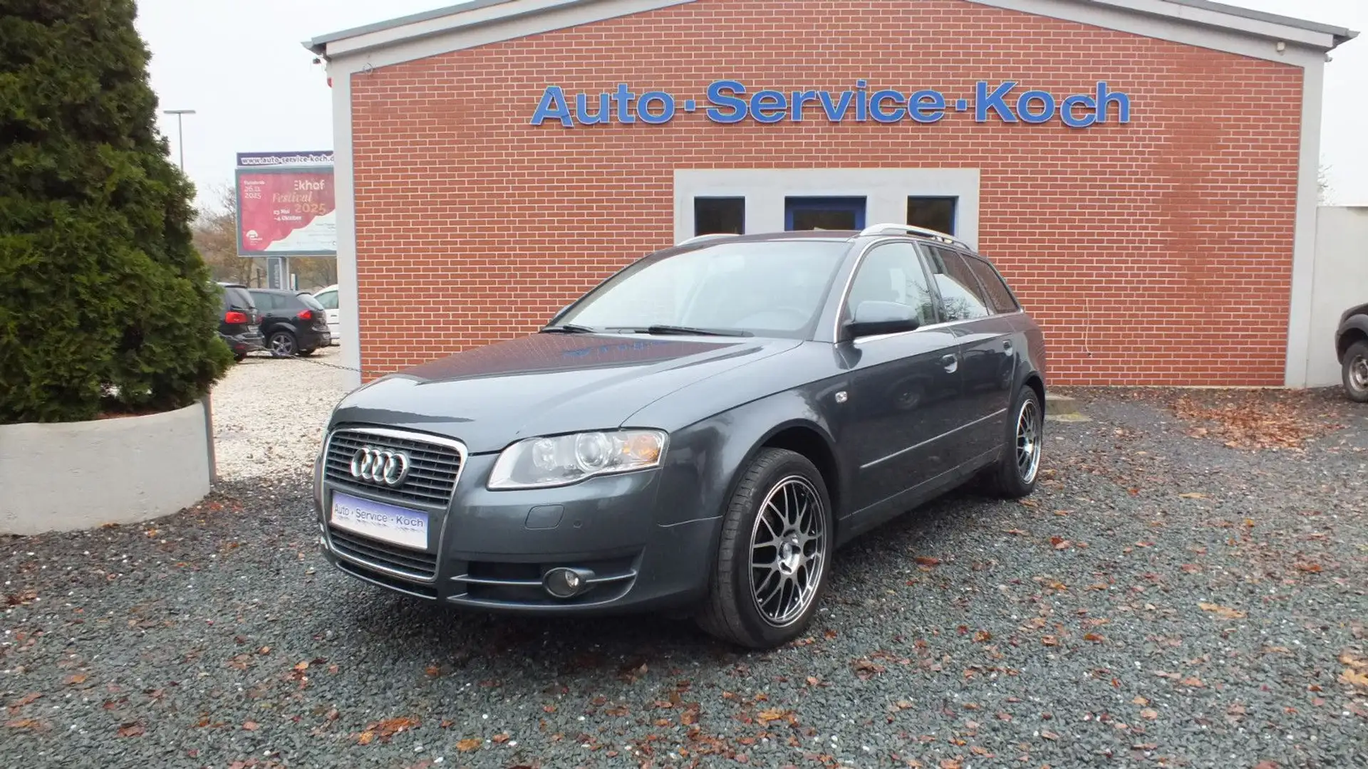 Audi A4 Avant 2.0 TDI *PDC*NAVI*STHZ*TEMP*BC* Grau - 1