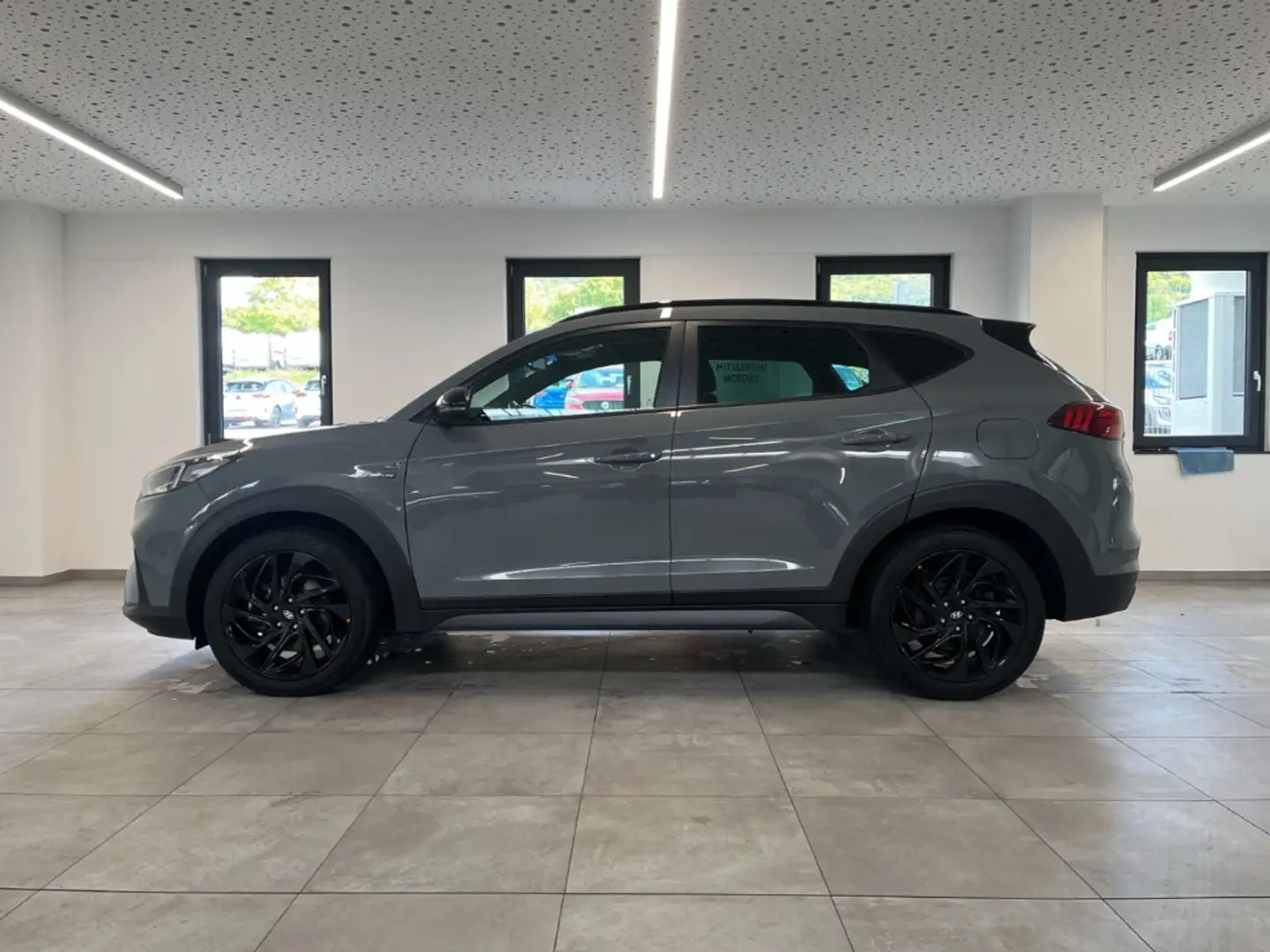 Hyundai TUCSON 2.0 CRDi MH N-Line Pano PDC KAM NAVI Tempomat Gris - 2