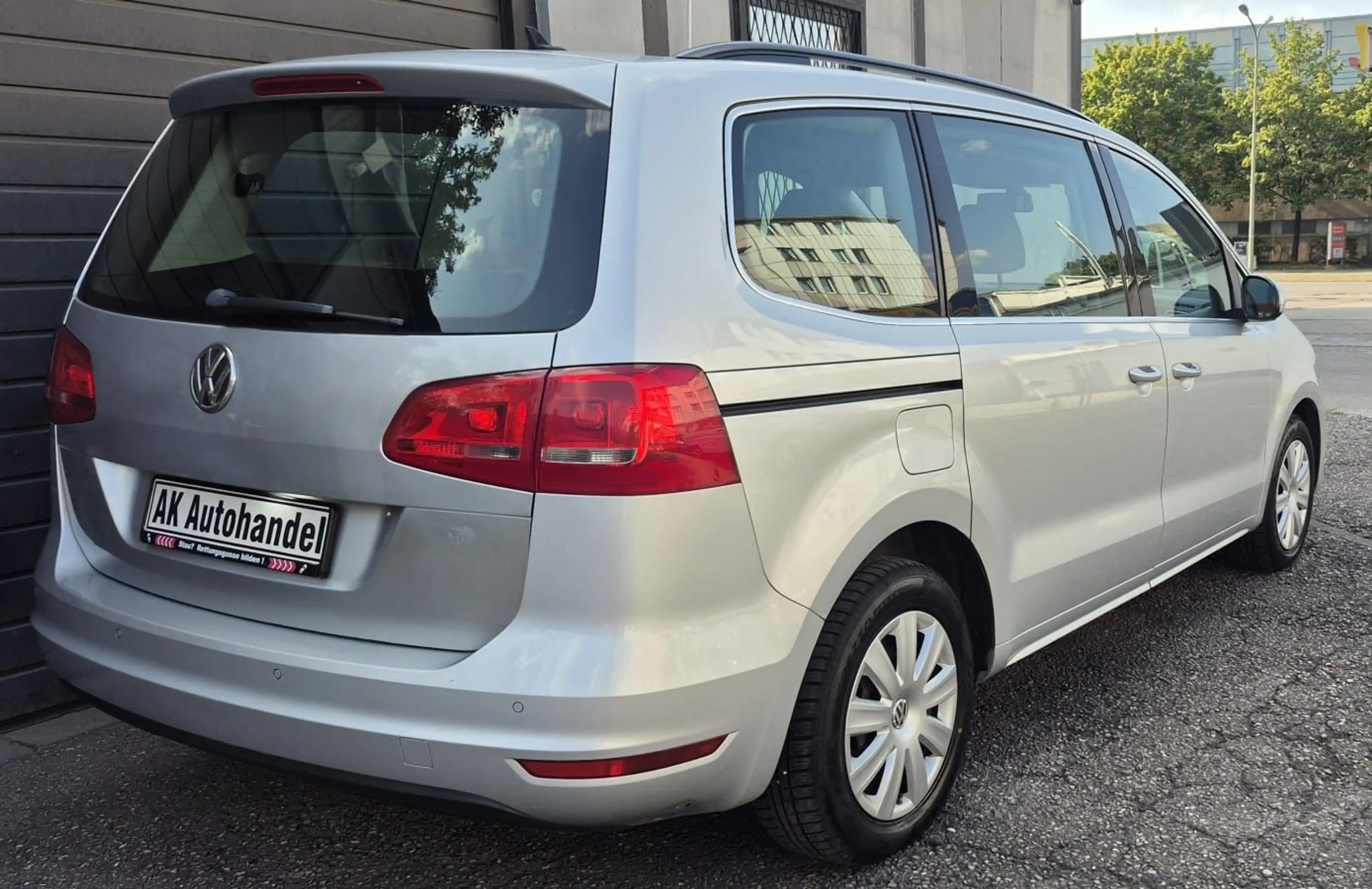 Volkswagen Sharan Comfortline BMT Aut 7 Sitz Temp Navi PDC — photo 4