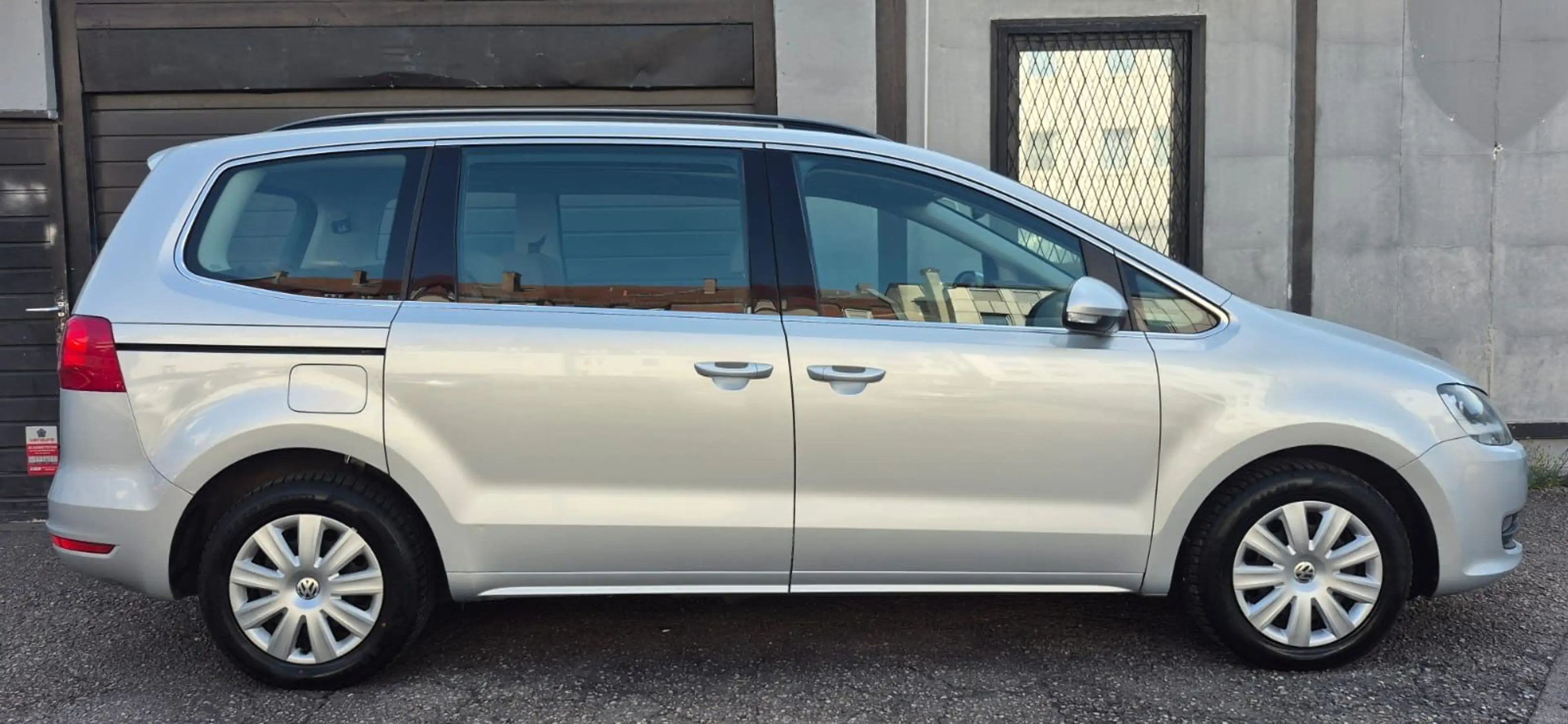 Volkswagen Sharan Comfortline BMT Aut 7 Sitz Temp Navi PDC — photo 7