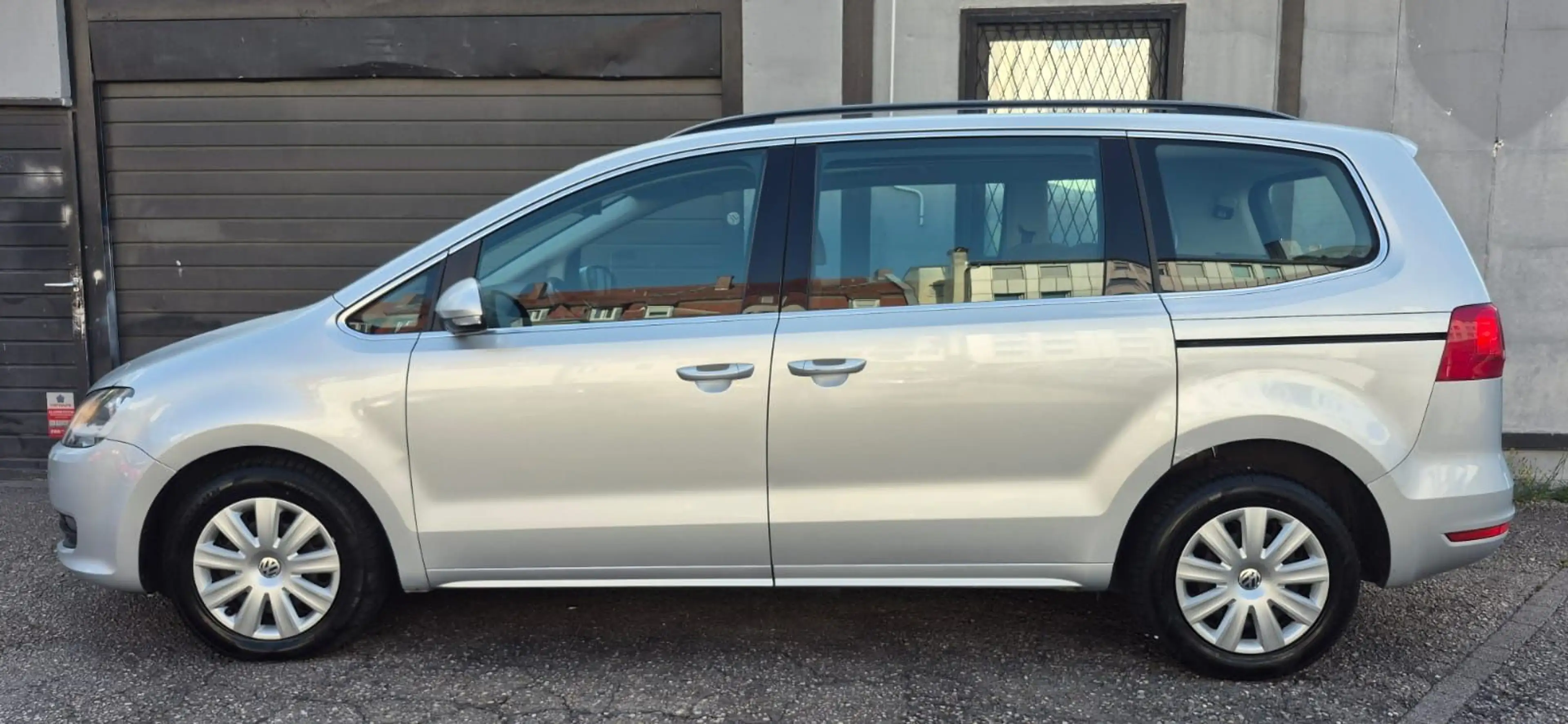 Volkswagen Sharan Comfortline BMT Aut 7 Sitz Temp Navi PDC — photo 8