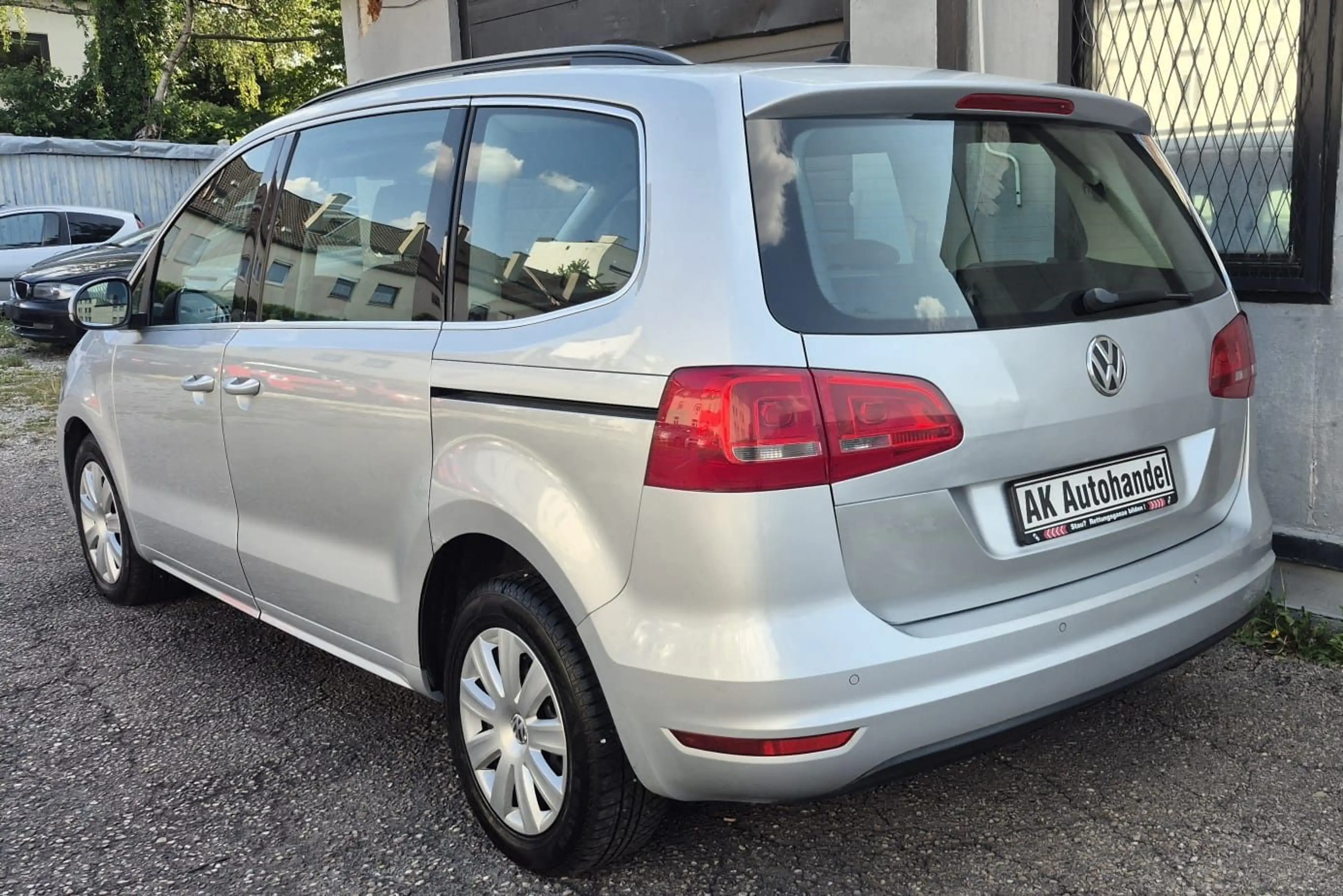 Volkswagen Sharan Comfortline BMT Aut 7 Sitz Temp Navi PDC — photo 6