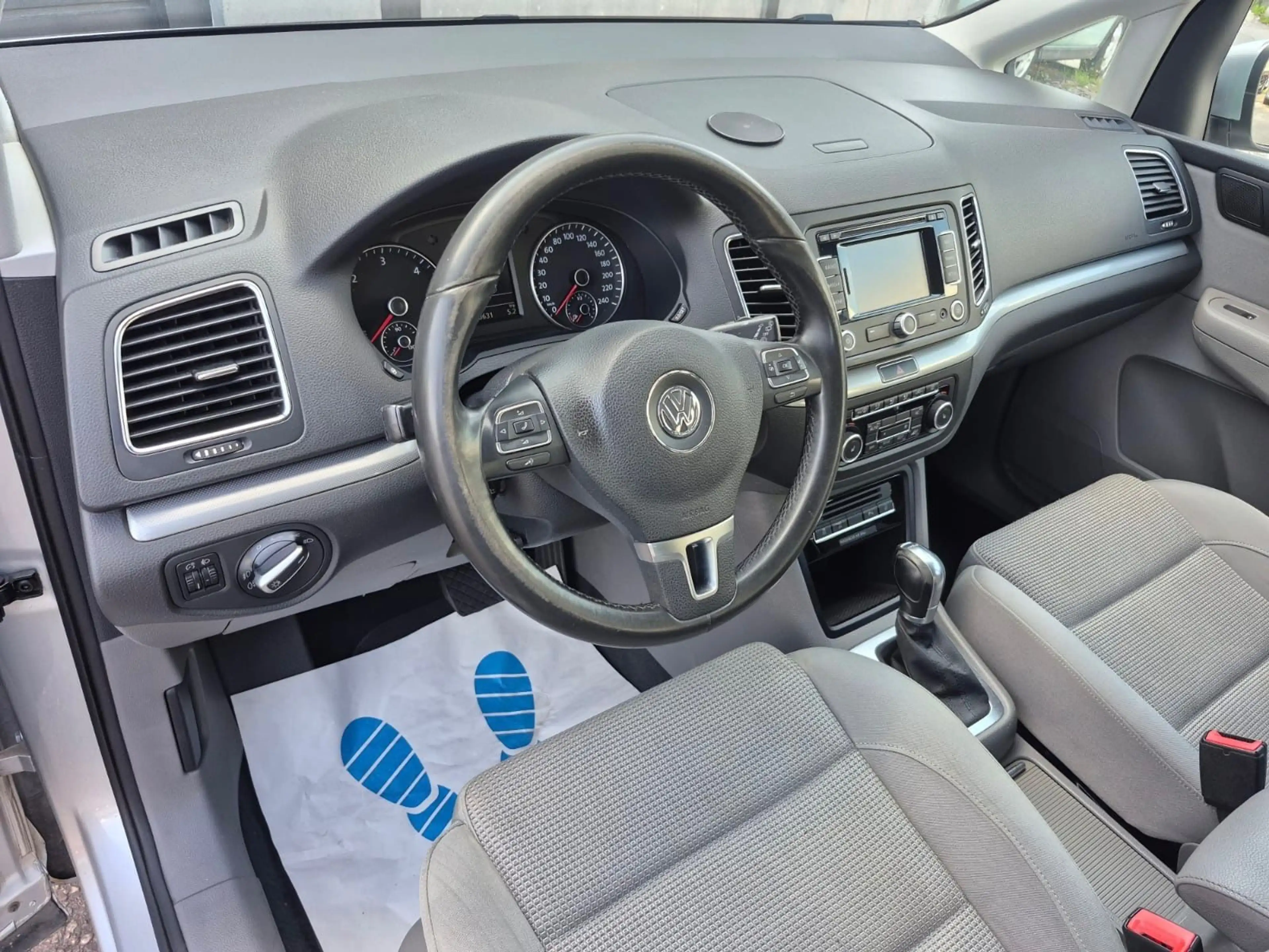 Volkswagen Sharan Comfortline BMT Aut 7 Sitz Temp Navi PDC — photo 9