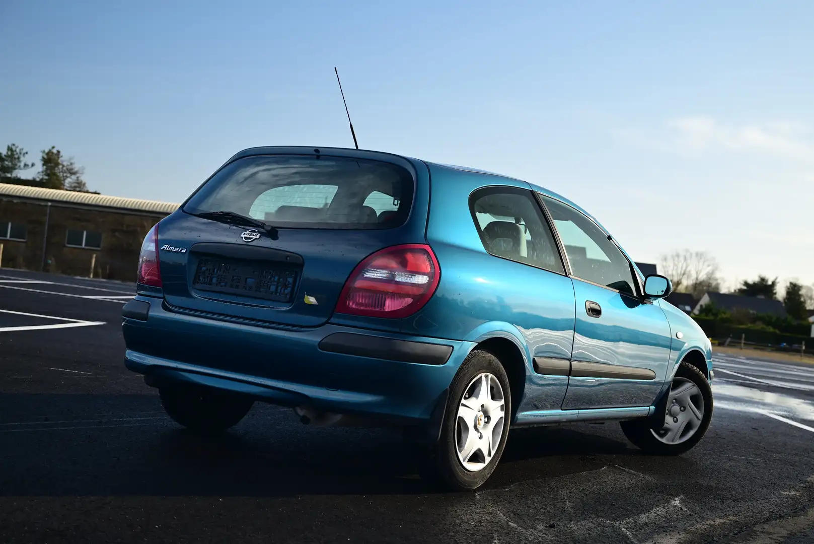 Nissan Almera 1.5i 16v Comfort zelena - 2