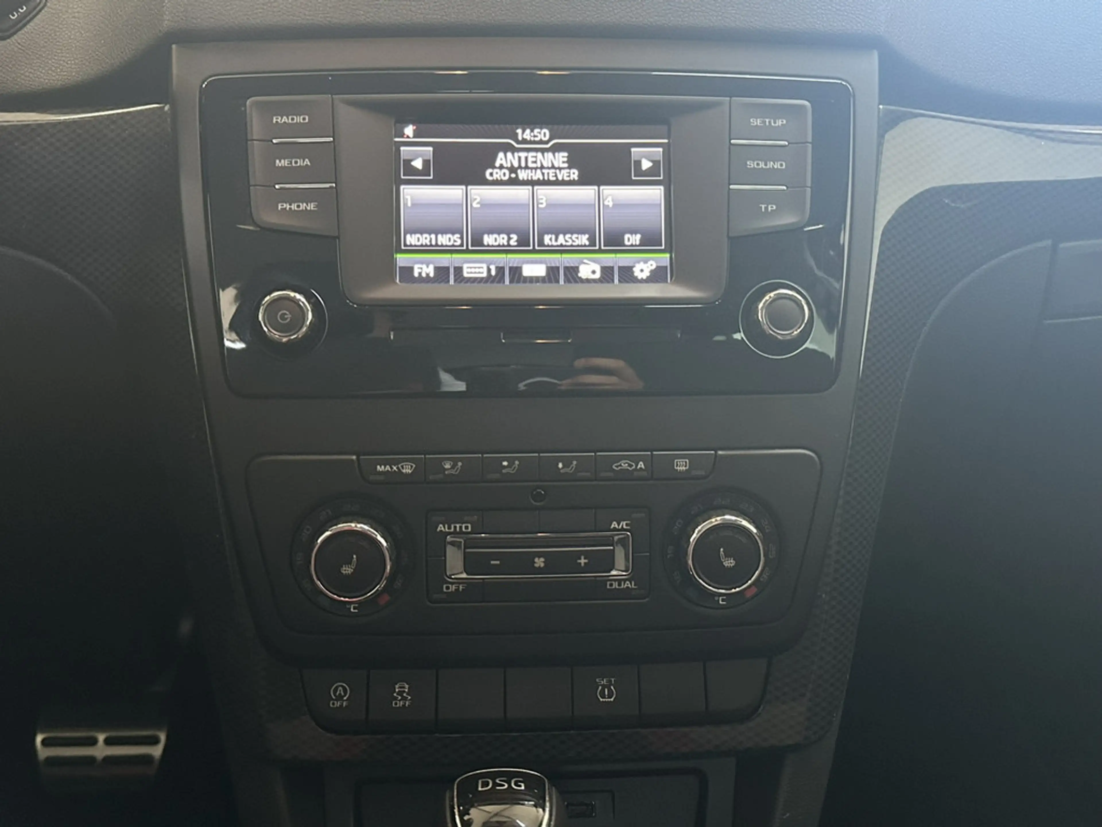 Skoda Yeti 1.4 TSI Monte Carlo DSG PDC SHZ XENON — photo 2