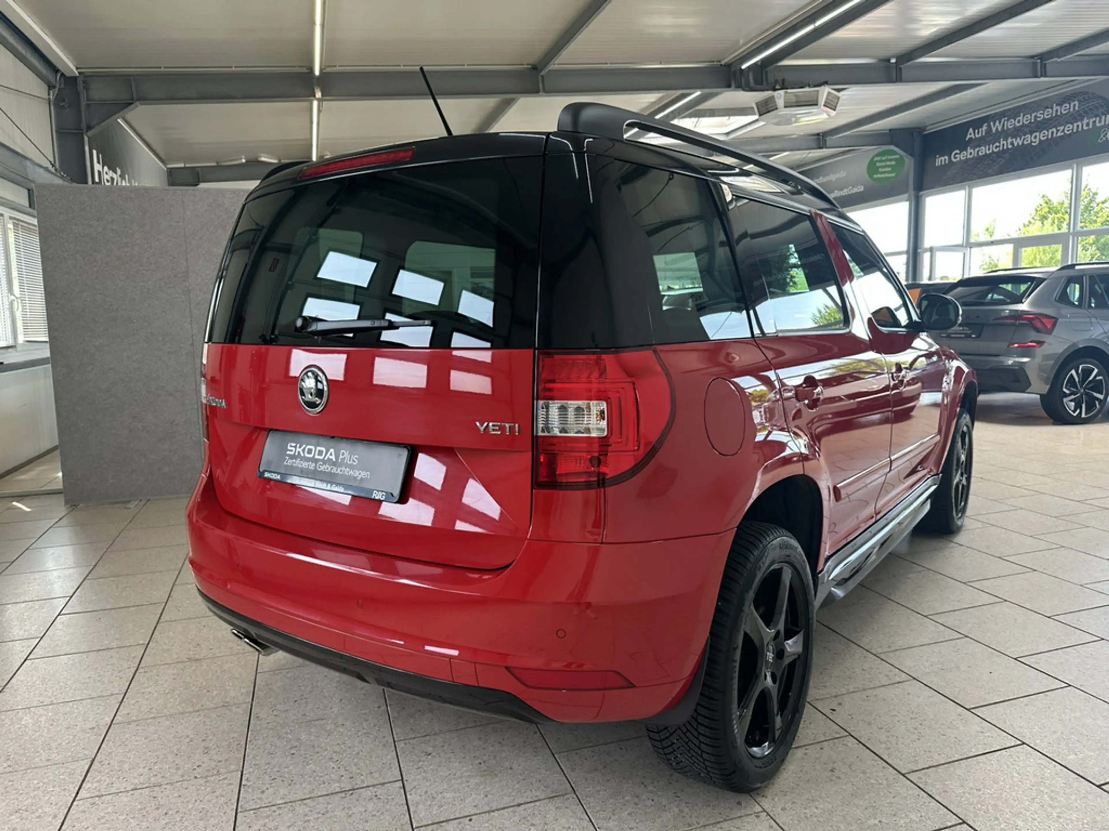 Skoda Yeti 1.4 TSI Monte Carlo DSG PDC SHZ XENON — photo 7