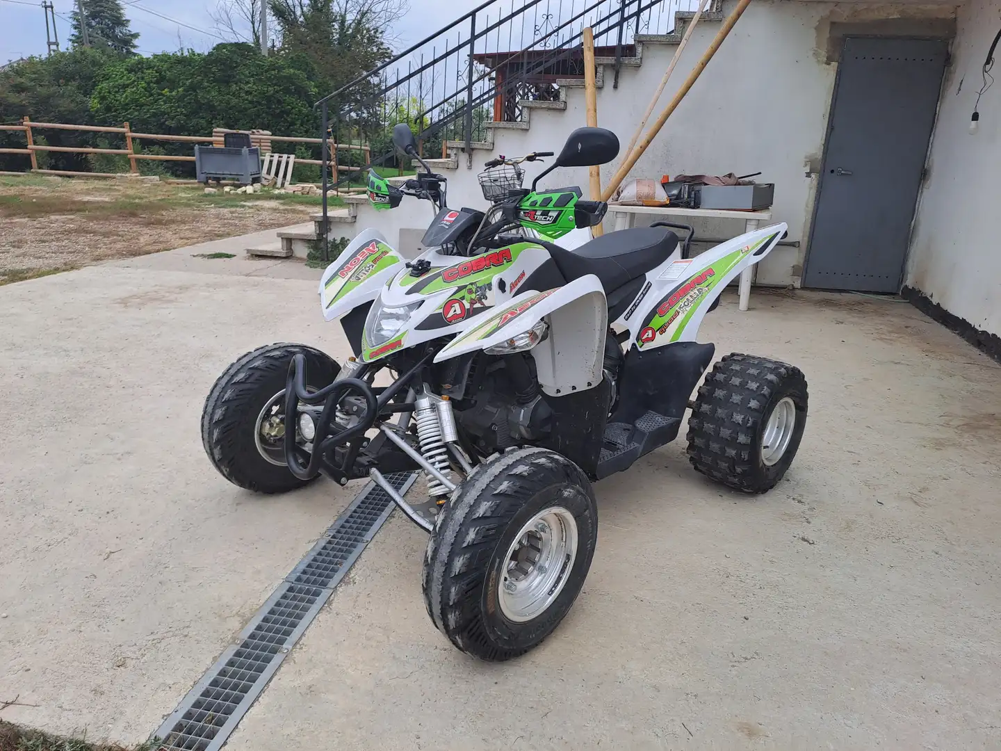 Aeon Cobra 400 QUAD Weiß - 2