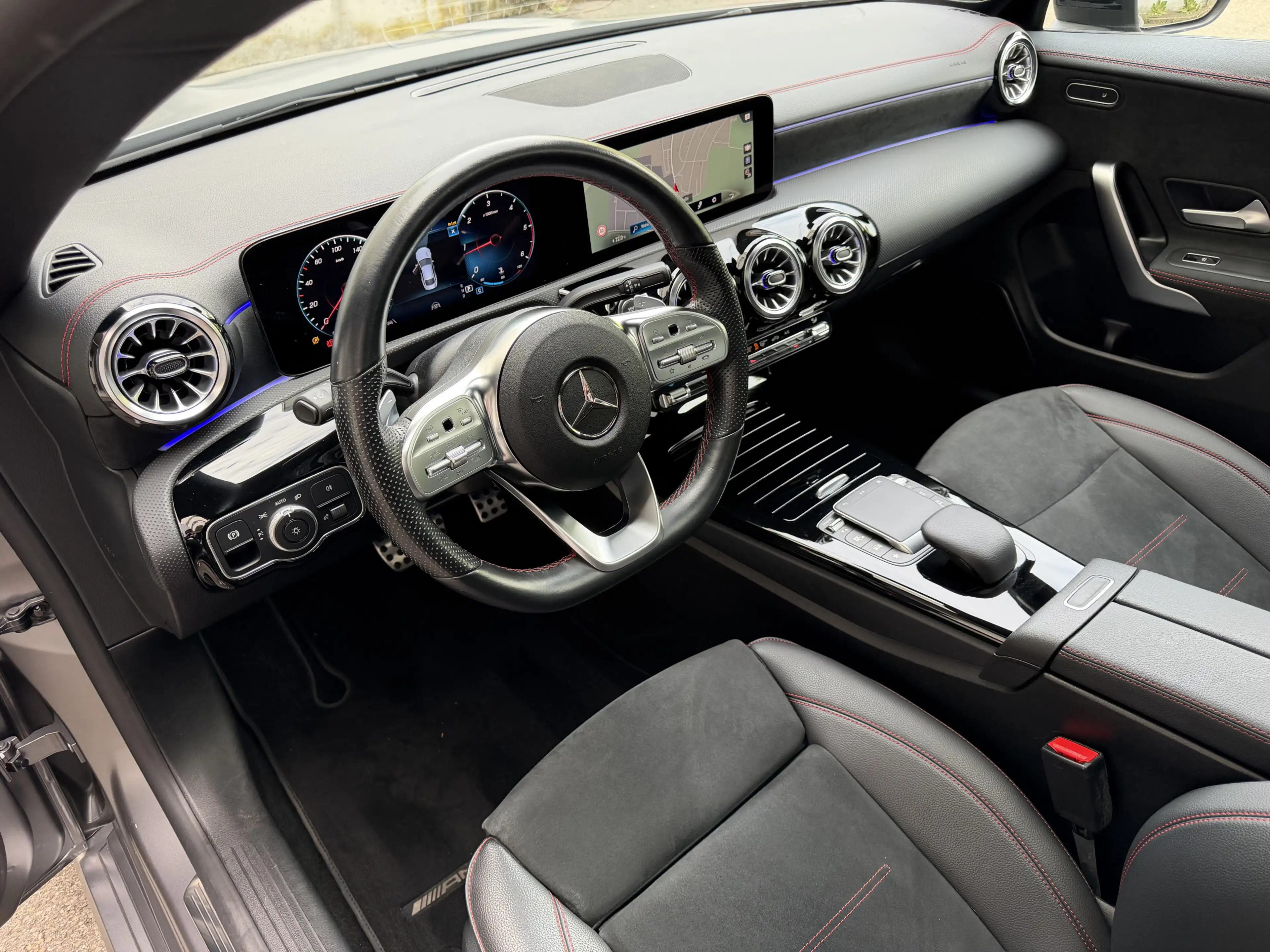 Mercedes-Benz CLA 220 D AMG Night LED ACC MBUX Rü-Kamera Pano — photo 12