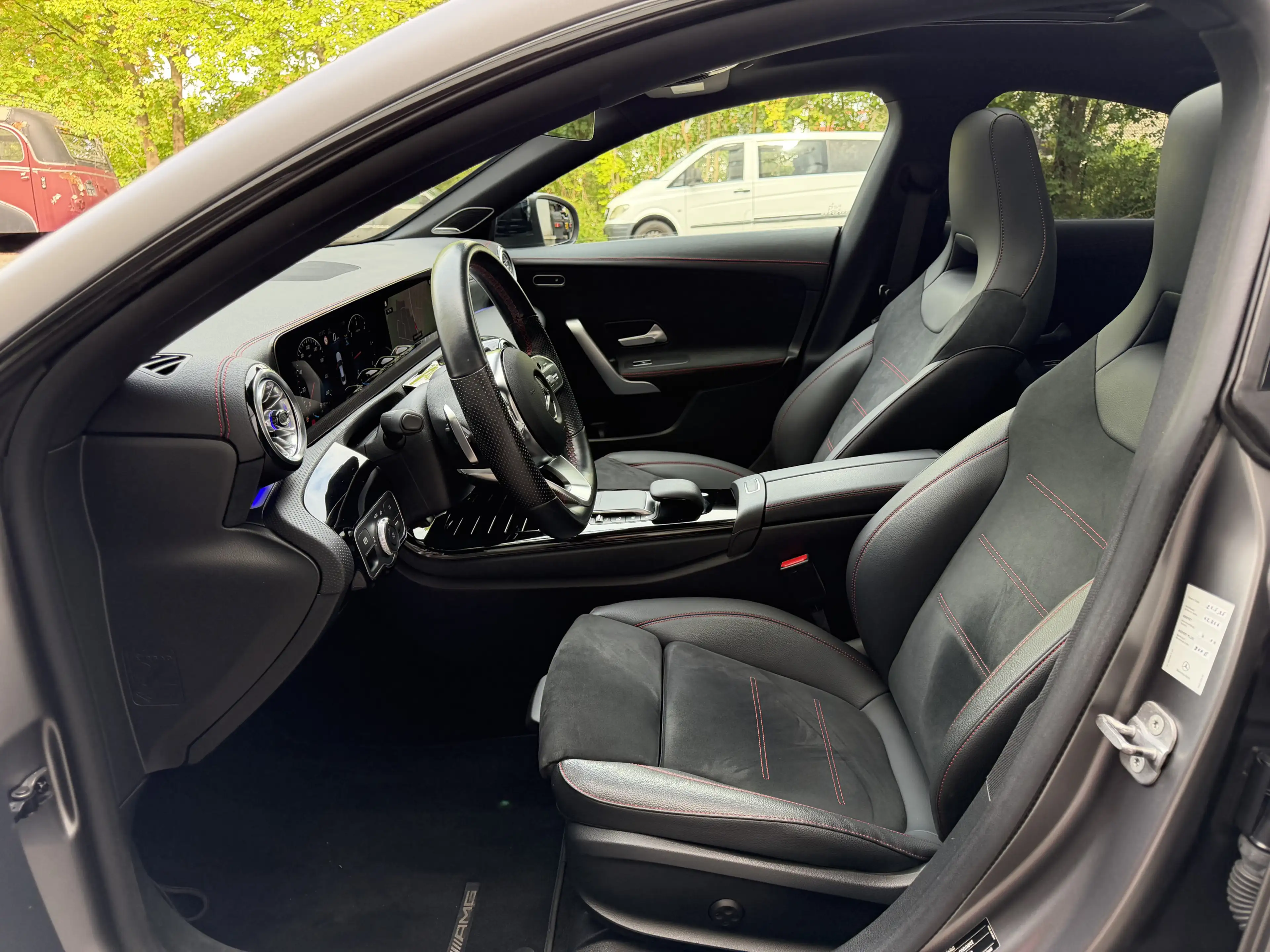 Mercedes-Benz CLA 220 D AMG Night LED ACC MBUX Rü-Kamera Pano — photo 13