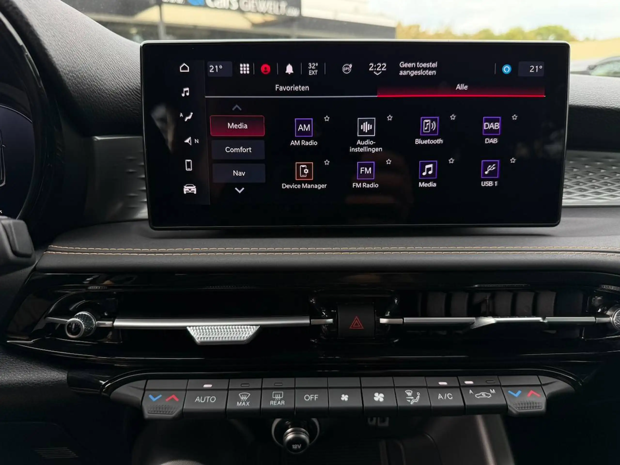 Alfa Romeo Tonale MHEV SPRINT APPLE CARPLAY ADAPTIVE CRUISE KEYLESS ENTRY — 13/17