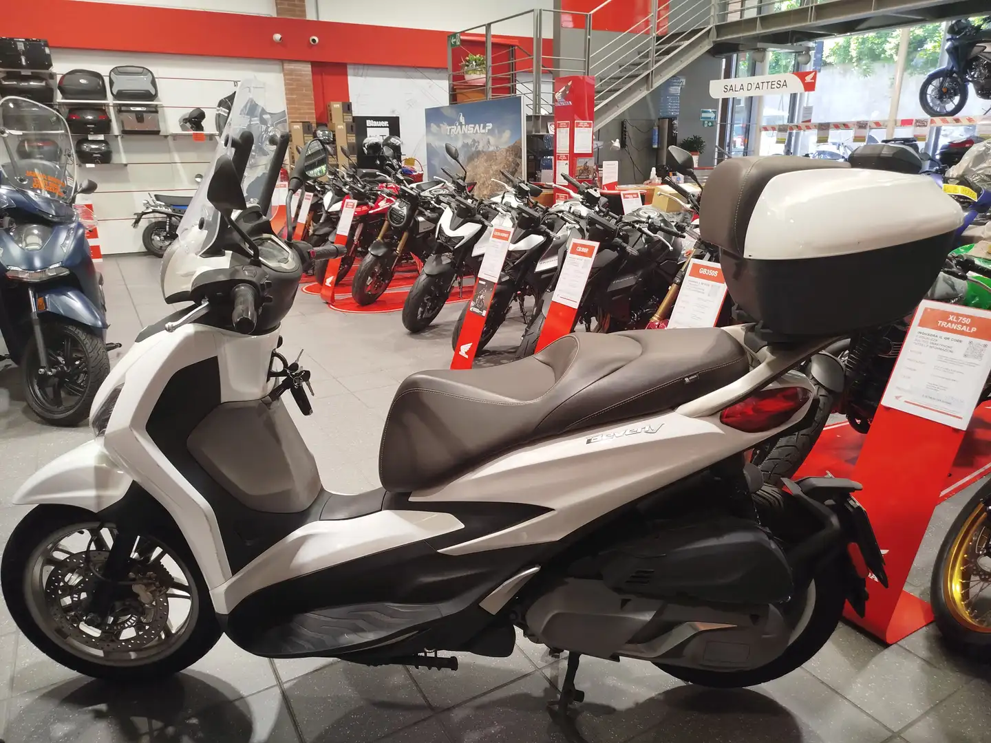 Piaggio Beverly 400 Beverly 400 S ABS-ASR '21 Blanc - 2