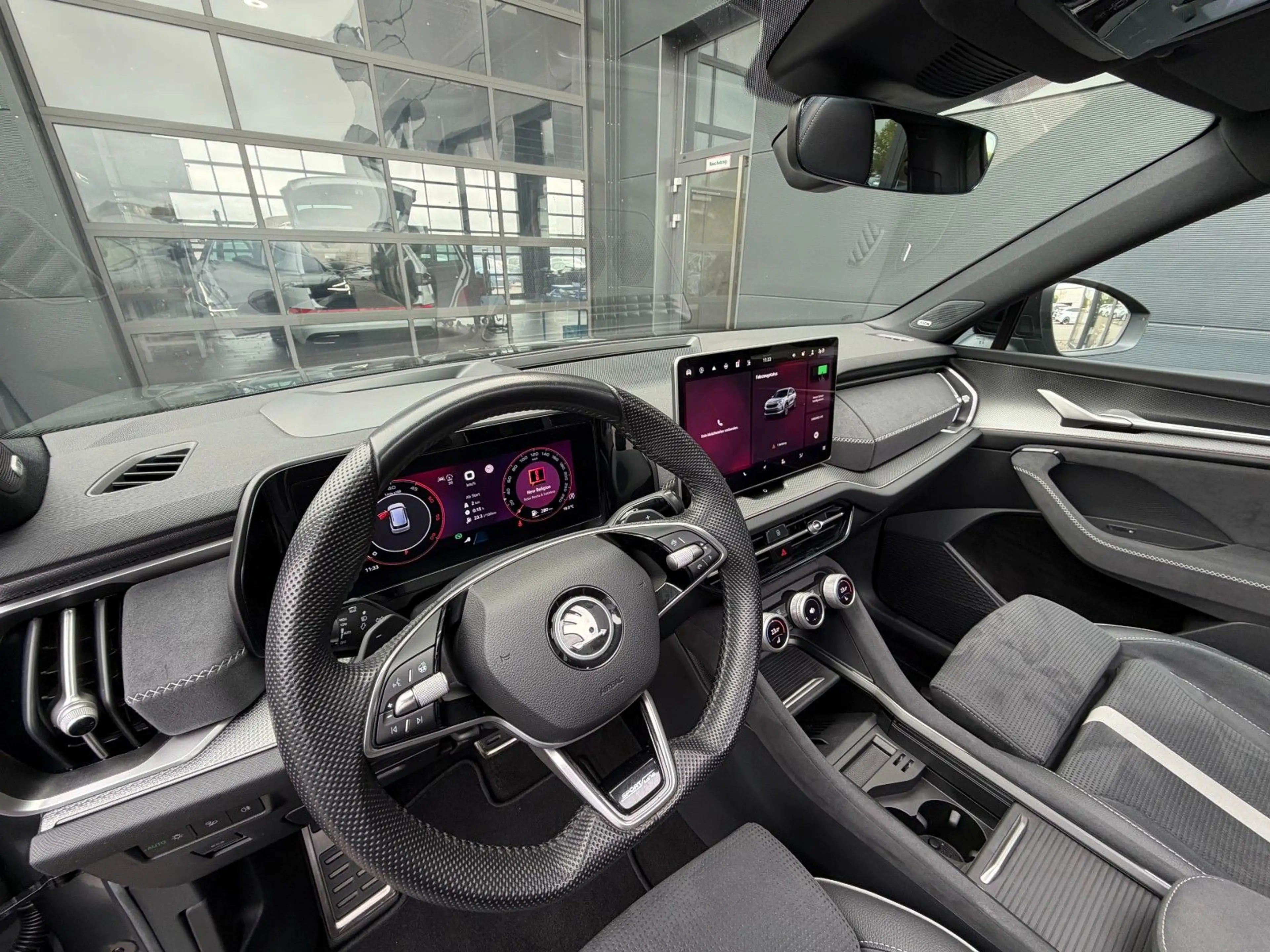Skoda Kodiaq 2.0TDI 4x4 Sportline Pano Canton AHK HUD — photo 11