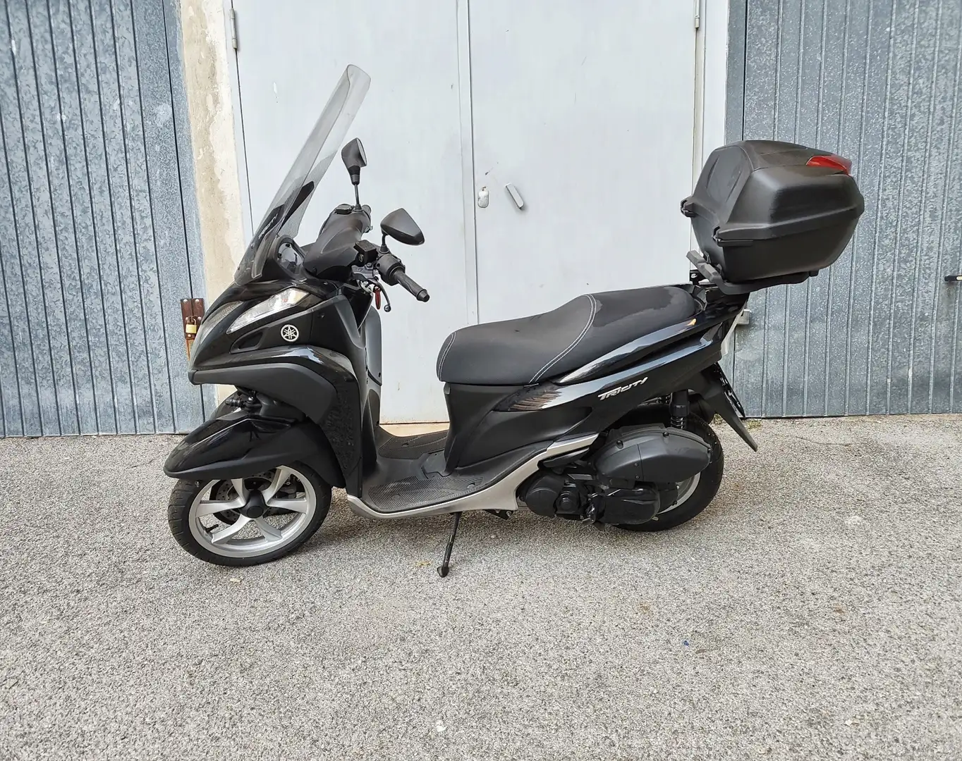 Yamaha TriCity Nero - 1