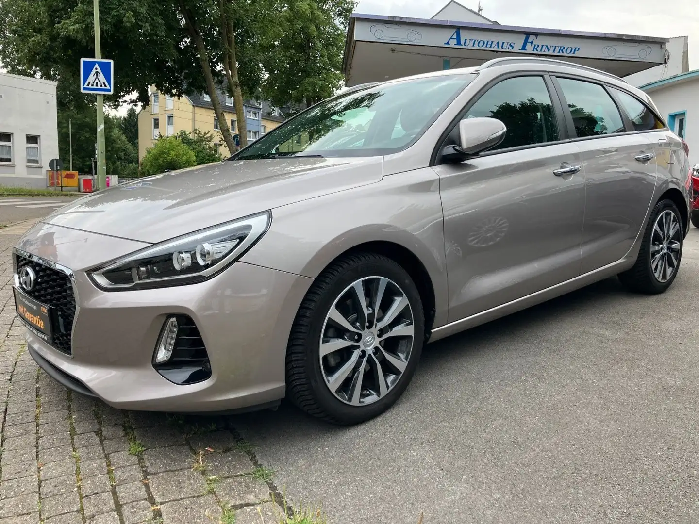 Hyundai i30 cw Trend Scheckheft Garantie Wit - 1
