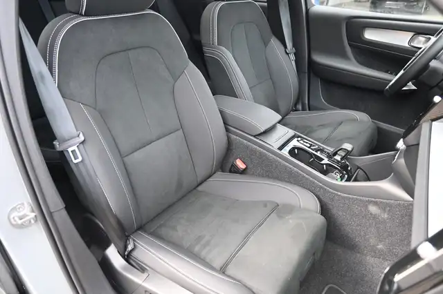 Volvo XC40 view 14