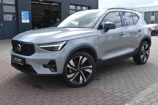 Volvo XC40 main image