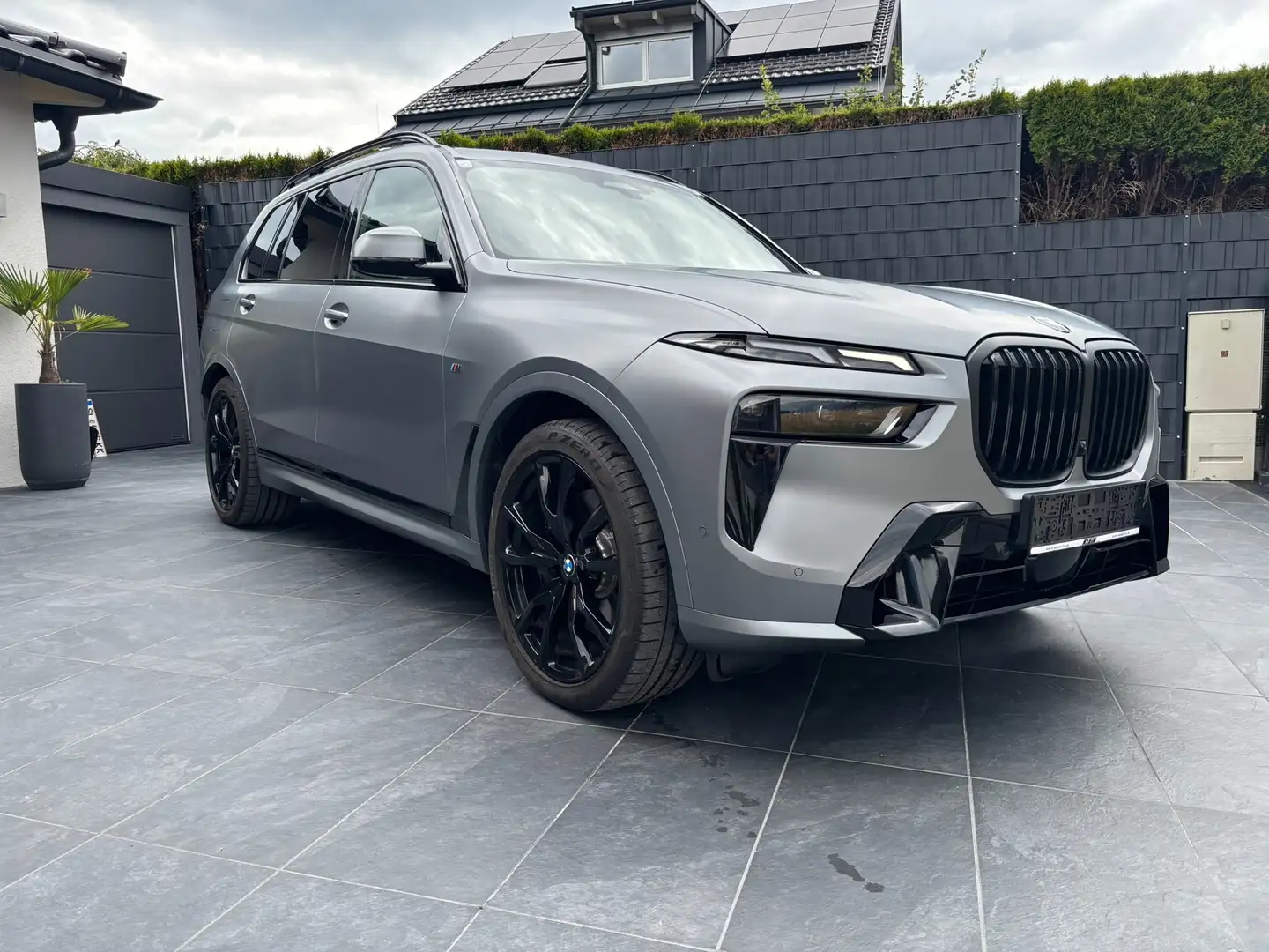 BMW X7 xDrive 40d G07 B57 Grau - 1
