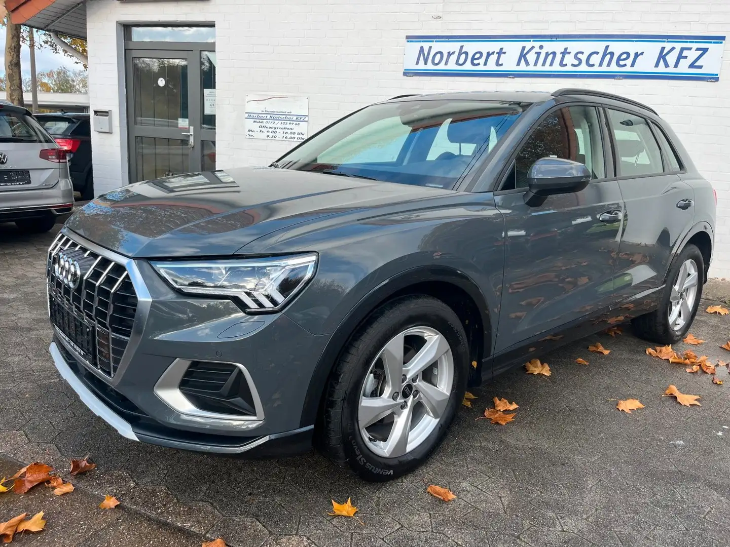Audi Q3 35 TFSI 3 Jahre Gara AHK Appel Car ACC STHZ Gris - 1