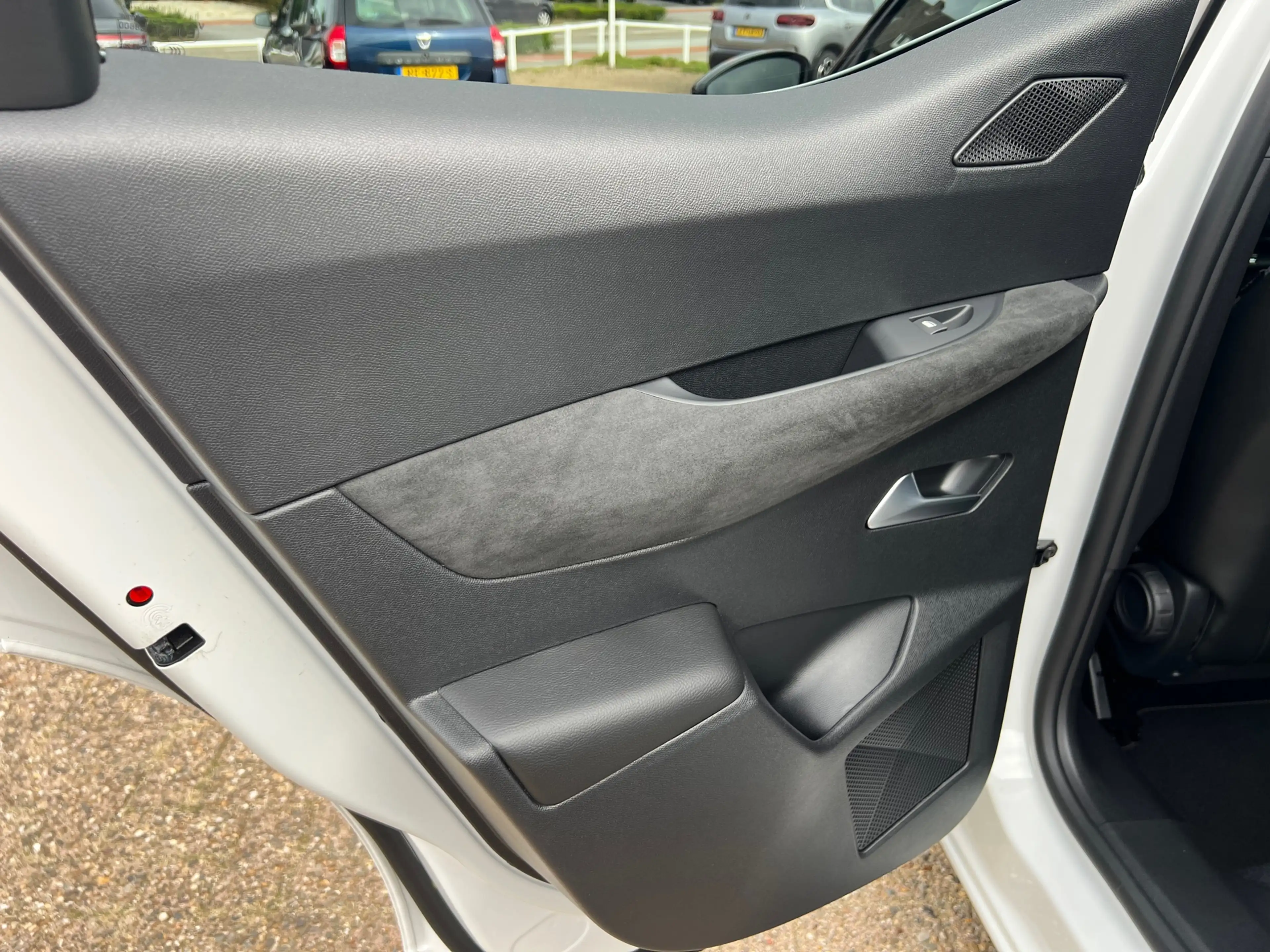 DS Automobiles DS 3 Crossback E-Tense Performance Line+ 50 kWh Navi-Camera-Alcan — photo 12